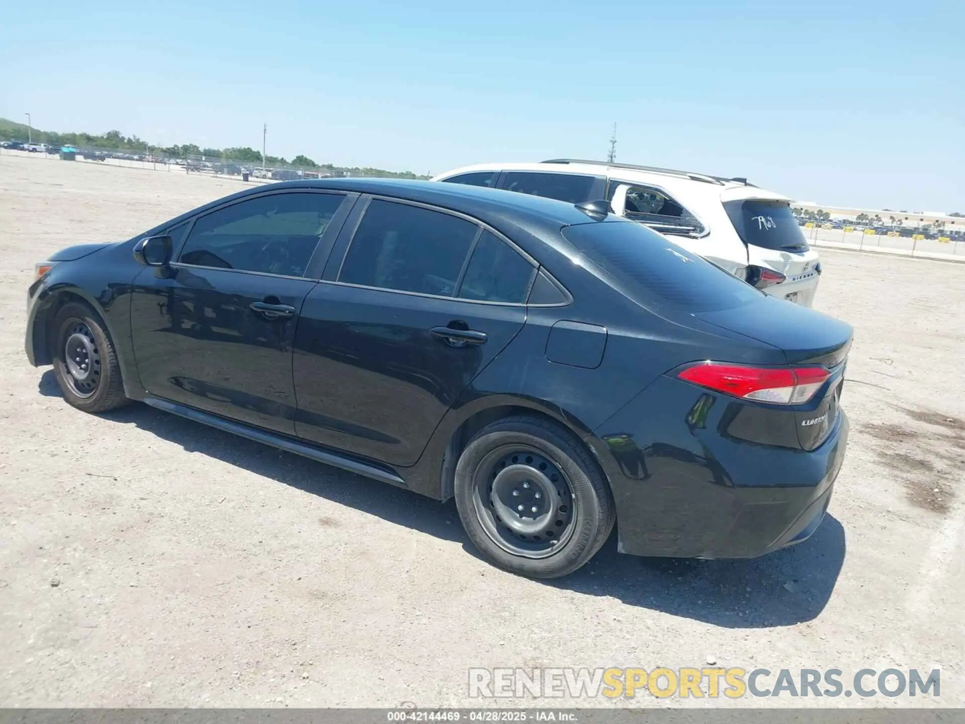3 Фотография поврежденного автомобиля 5YFEPMAE4MP171641 TOYOTA COROLLA 2021