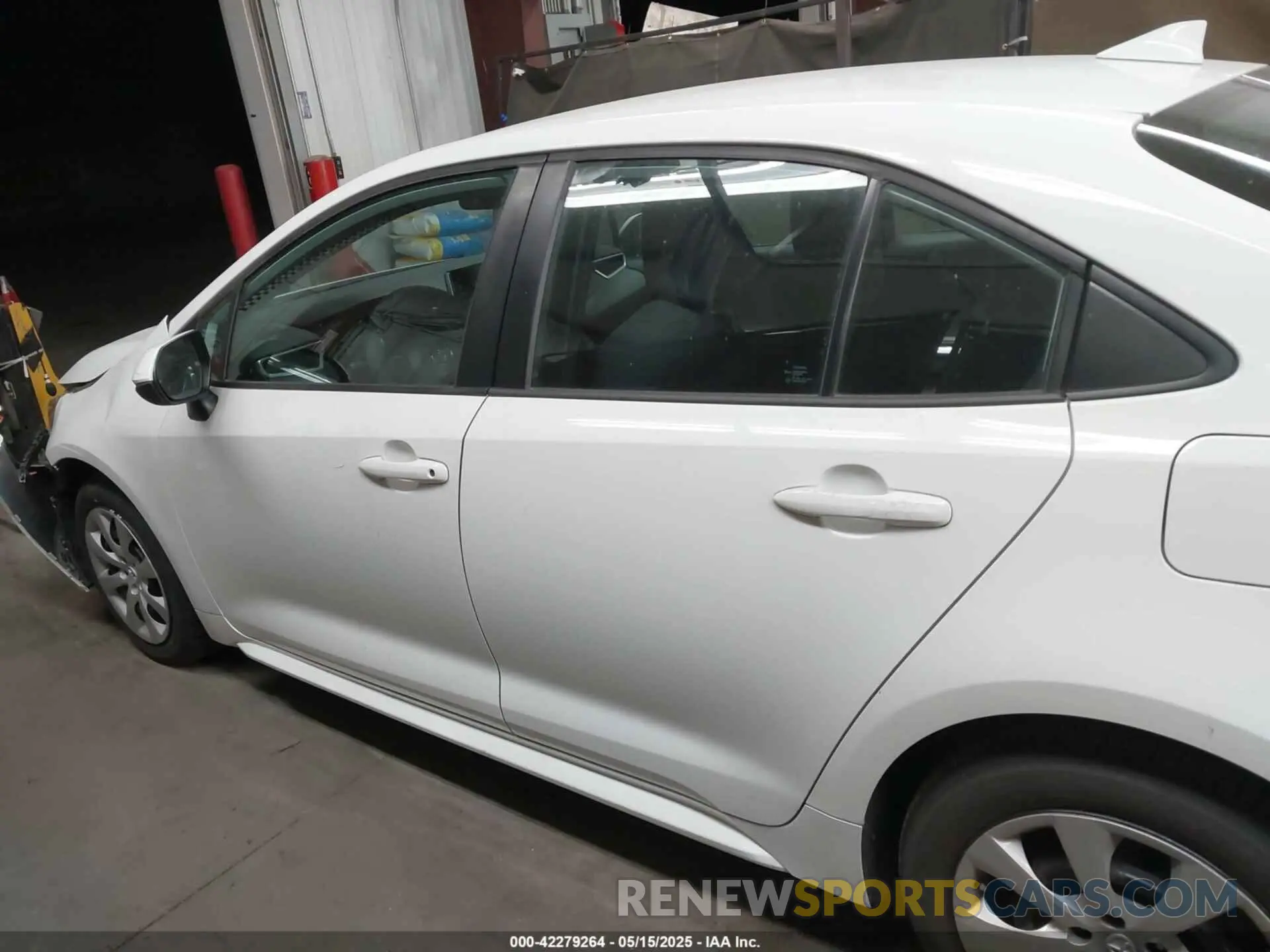 14 Photograph of a damaged car 5YFEPMAE4MP176743 TOYOTA COROLLA 2021