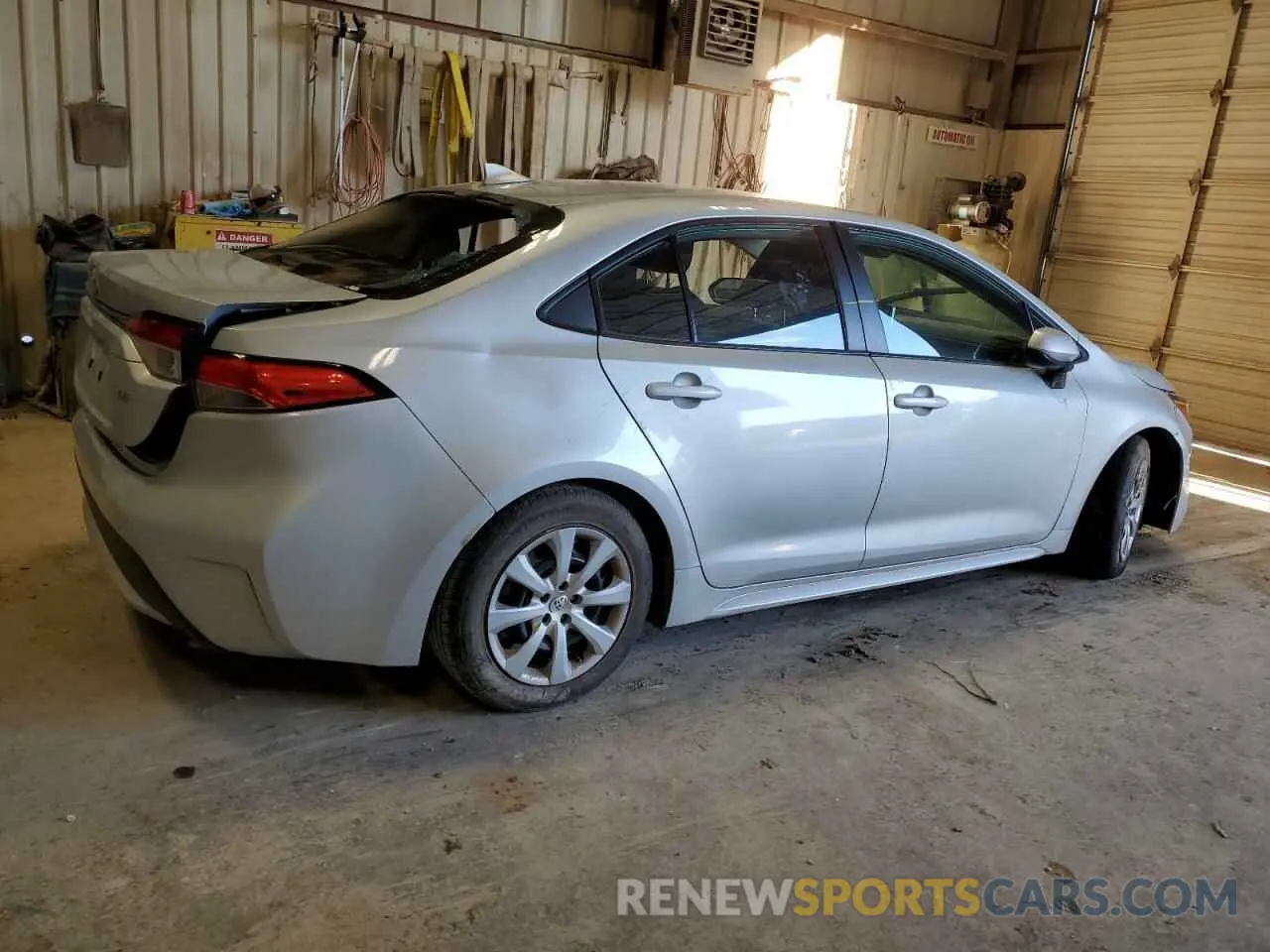 3 Photograph of a damaged car 5YFEPMAE4MP191081 TOYOTA COROLLA 2021