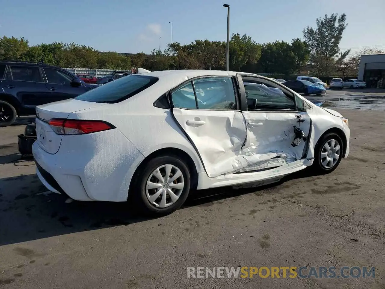 3 Photograph of a damaged car 5YFEPMAE4MP199665 TOYOTA COROLLA 2021