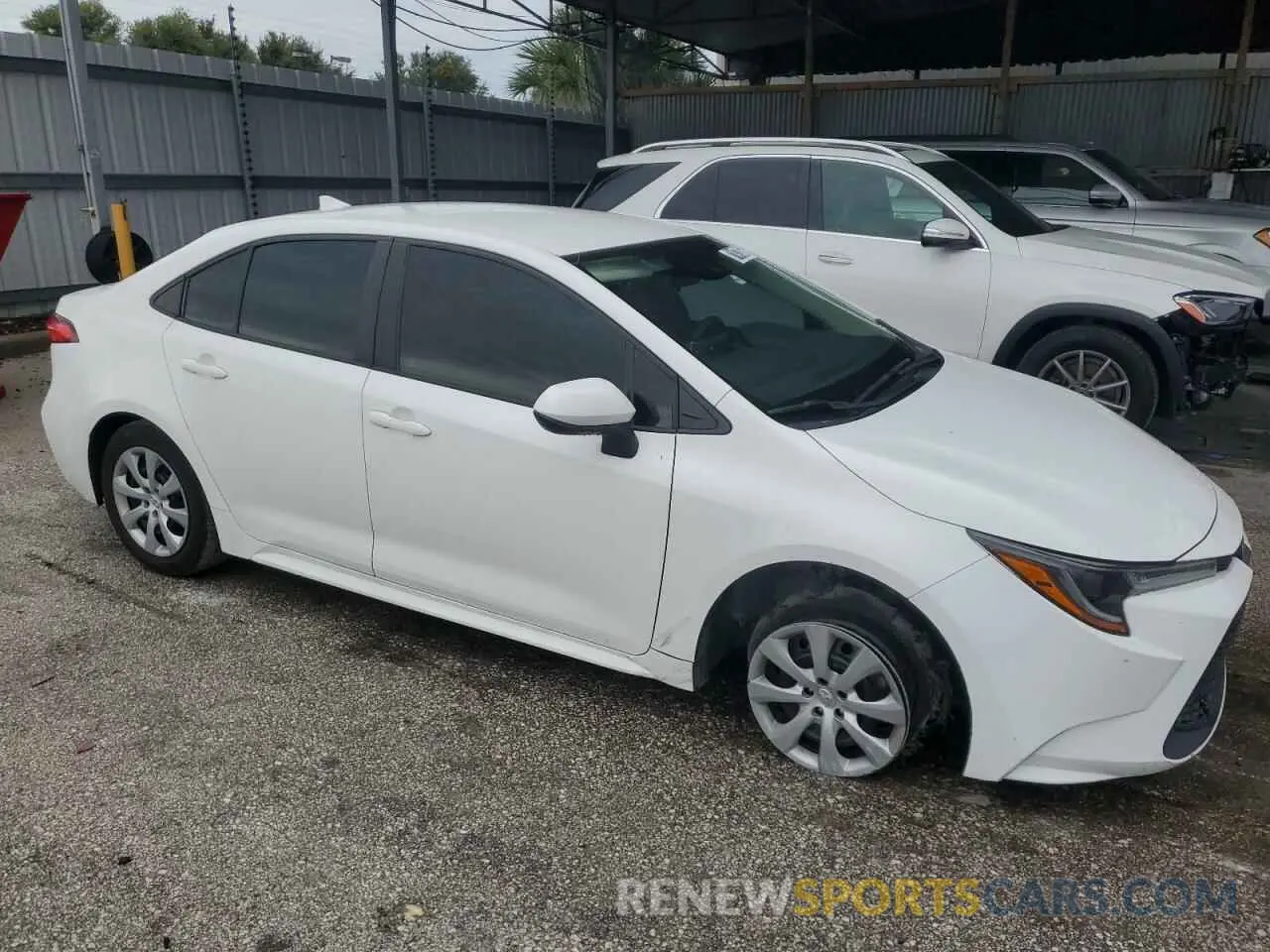 4 Photograph of a damaged car 5YFEPMAE4MP245687 TOYOTA COROLLA 2021