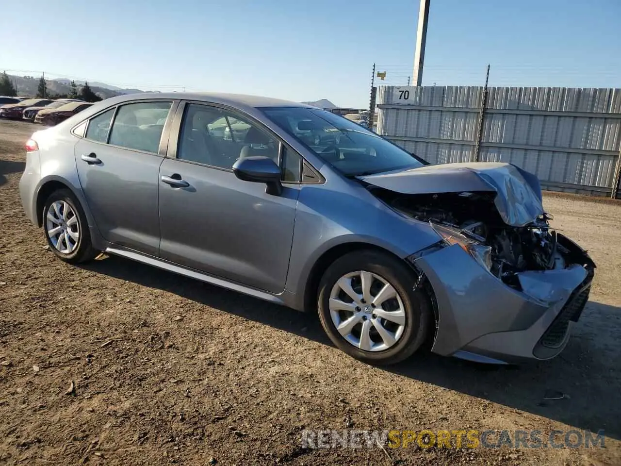 4 Photograph of a damaged car 5YFEPMAE5MP161300 TOYOTA COROLLA 2021