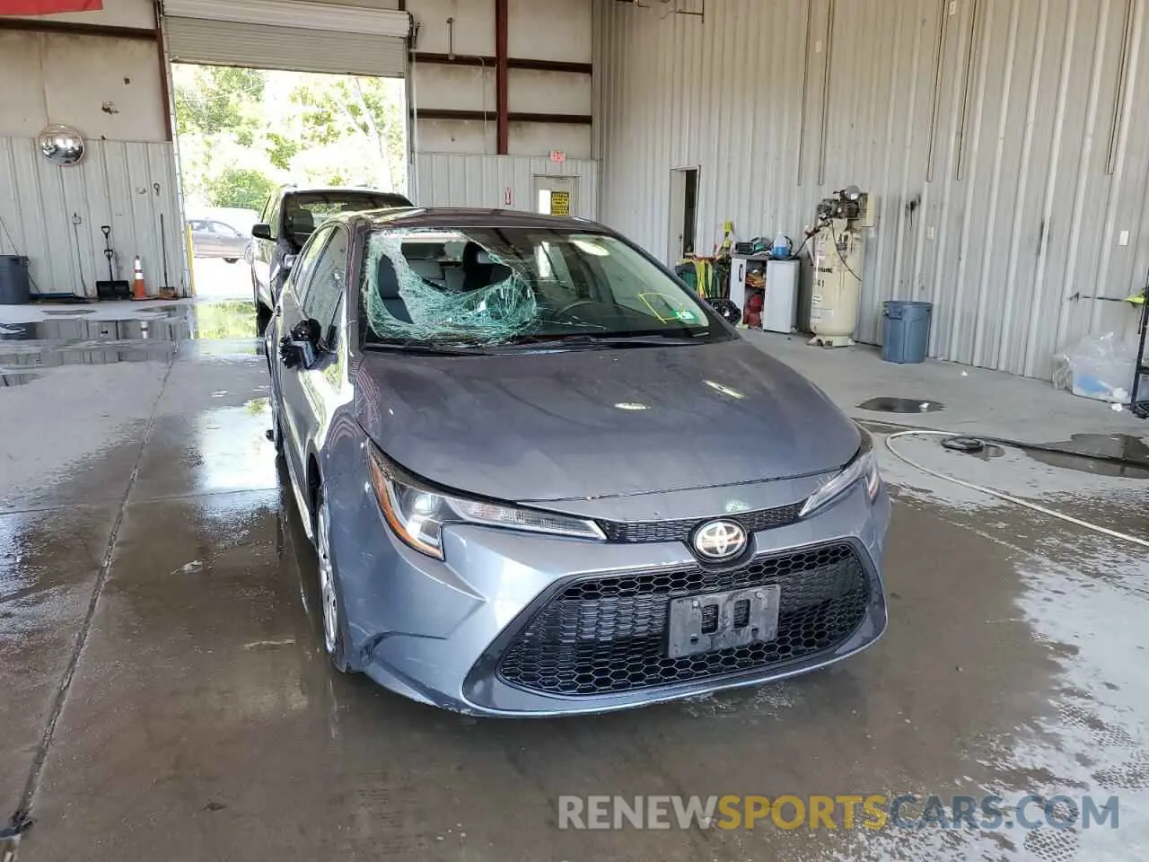 1 Photograph of a damaged car 5YFEPMAE5MP166805 TOYOTA COROLLA 2021