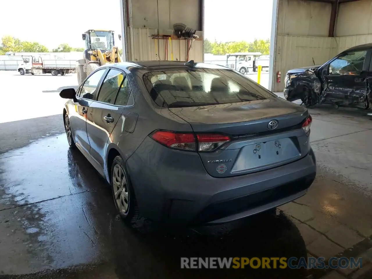 3 Photograph of a damaged car 5YFEPMAE5MP166805 TOYOTA COROLLA 2021