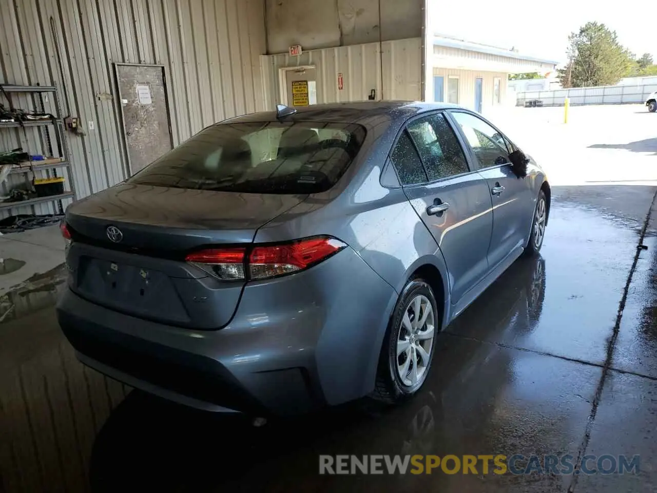4 Photograph of a damaged car 5YFEPMAE5MP166805 TOYOTA COROLLA 2021