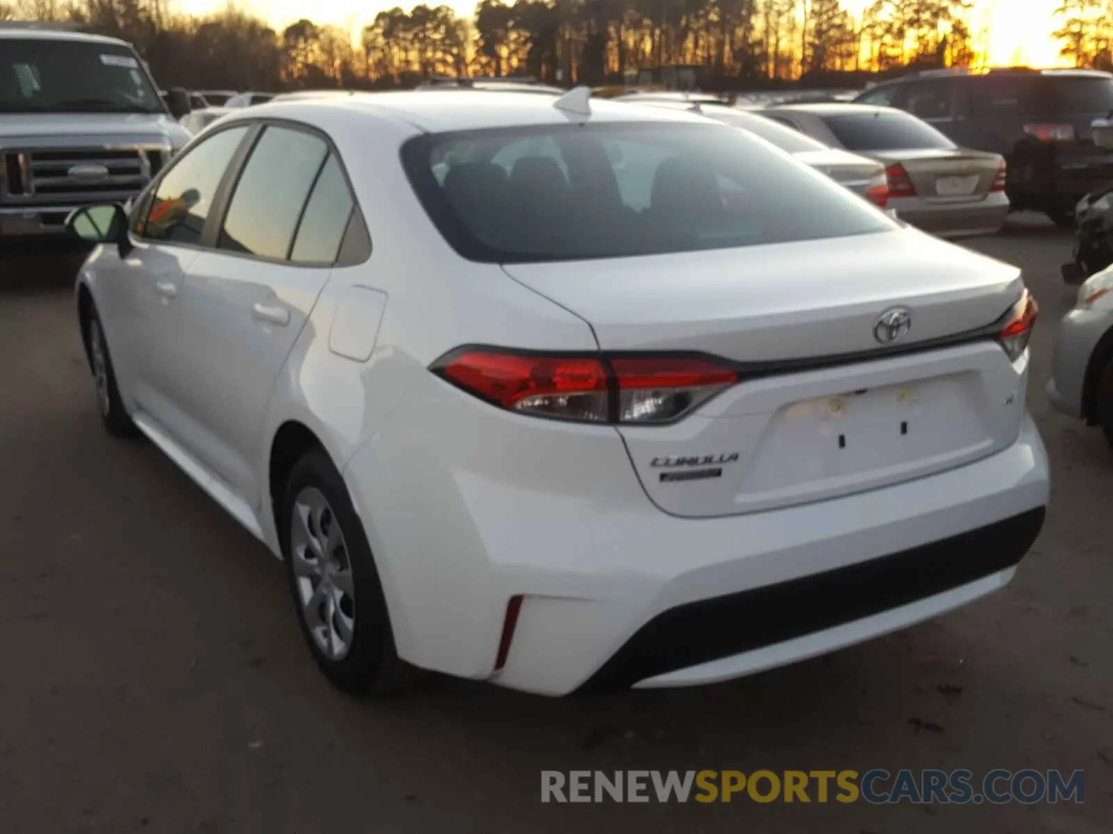 3 Photograph of a damaged car 5YFEPMAE5MP167629 TOYOTA COROLLA 2021