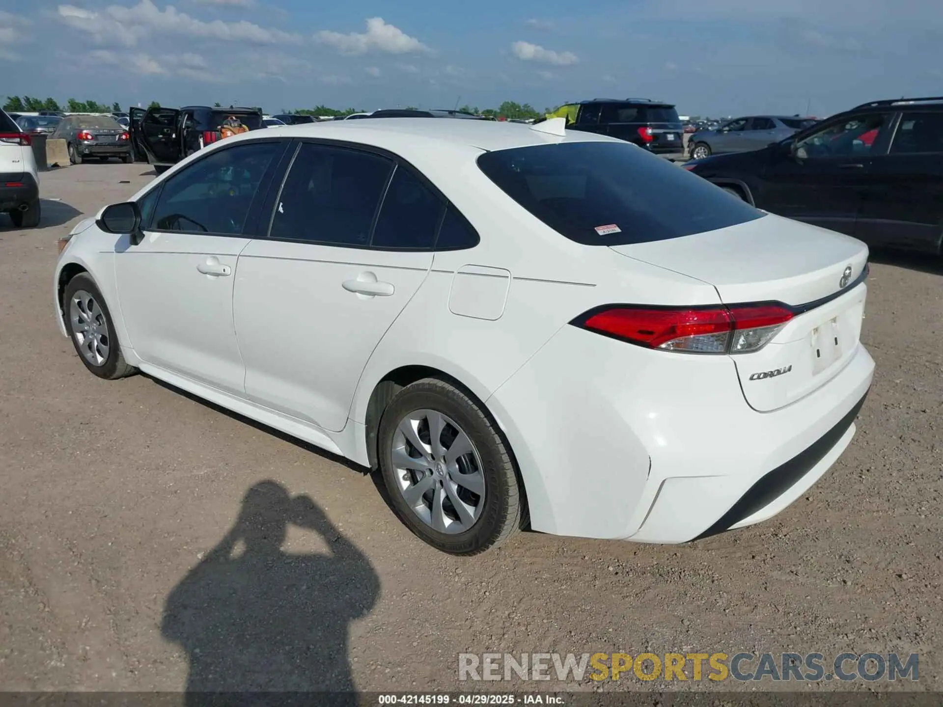 3 Photograph of a damaged car 5YFEPMAE5MP172779 TOYOTA COROLLA 2021