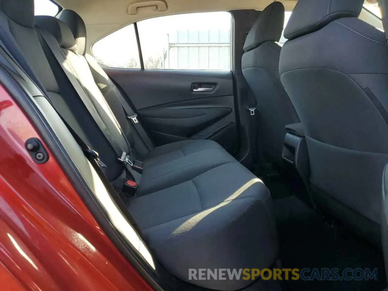 10 Photograph of a damaged car 5YFEPMAE5MP188187 TOYOTA COROLLA 2021