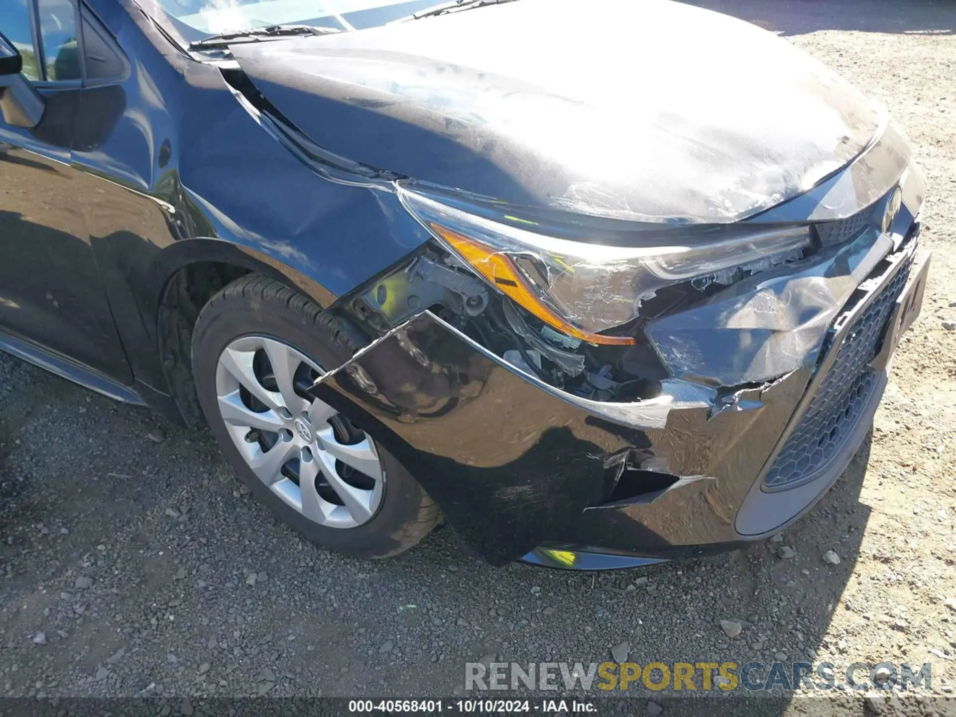 17 Photograph of a damaged car 5YFEPMAE5MP196077 TOYOTA COROLLA 2021