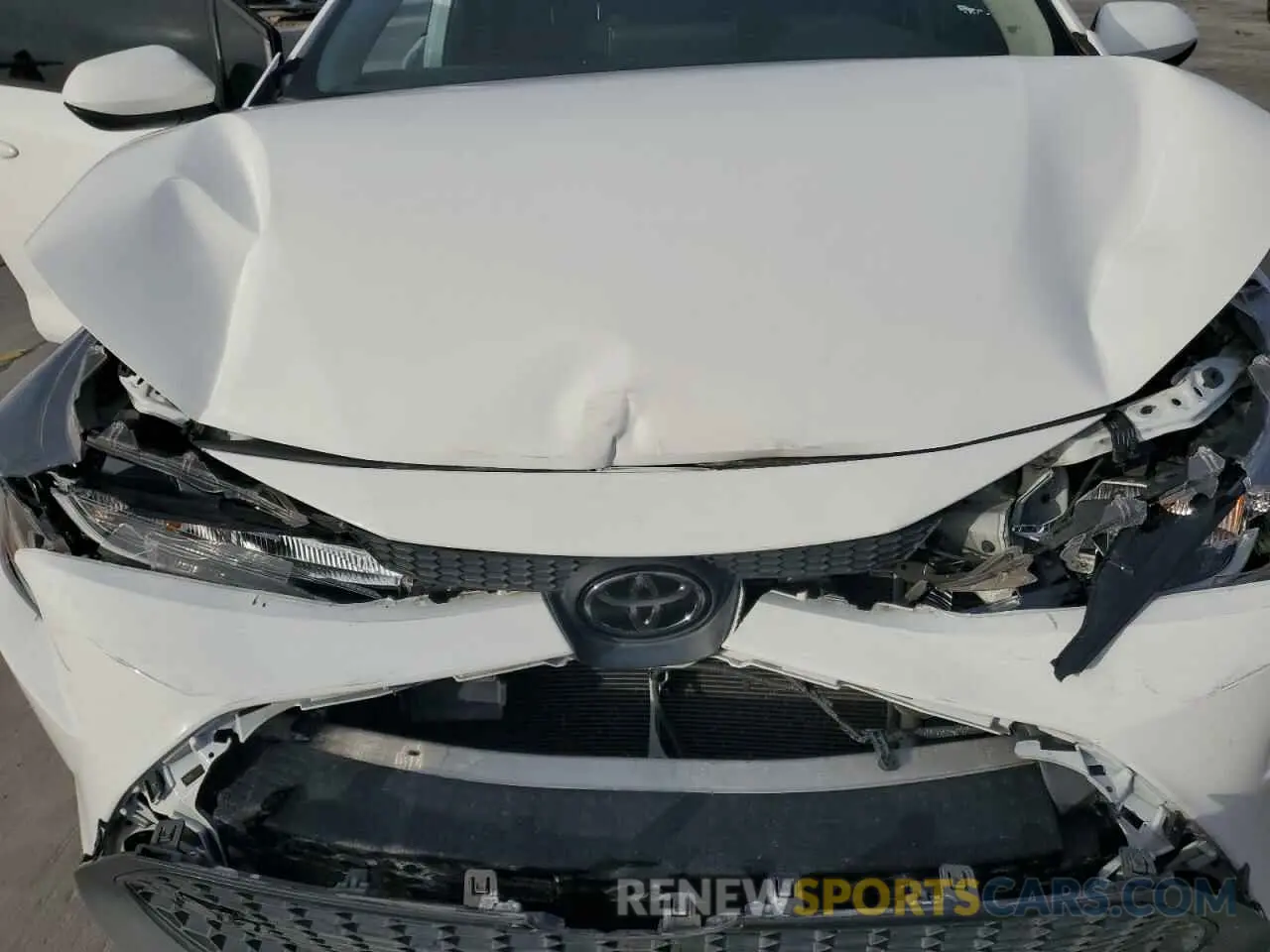 11 Photograph of a damaged car 5YFEPMAE5MP216280 TOYOTA COROLLA 2021