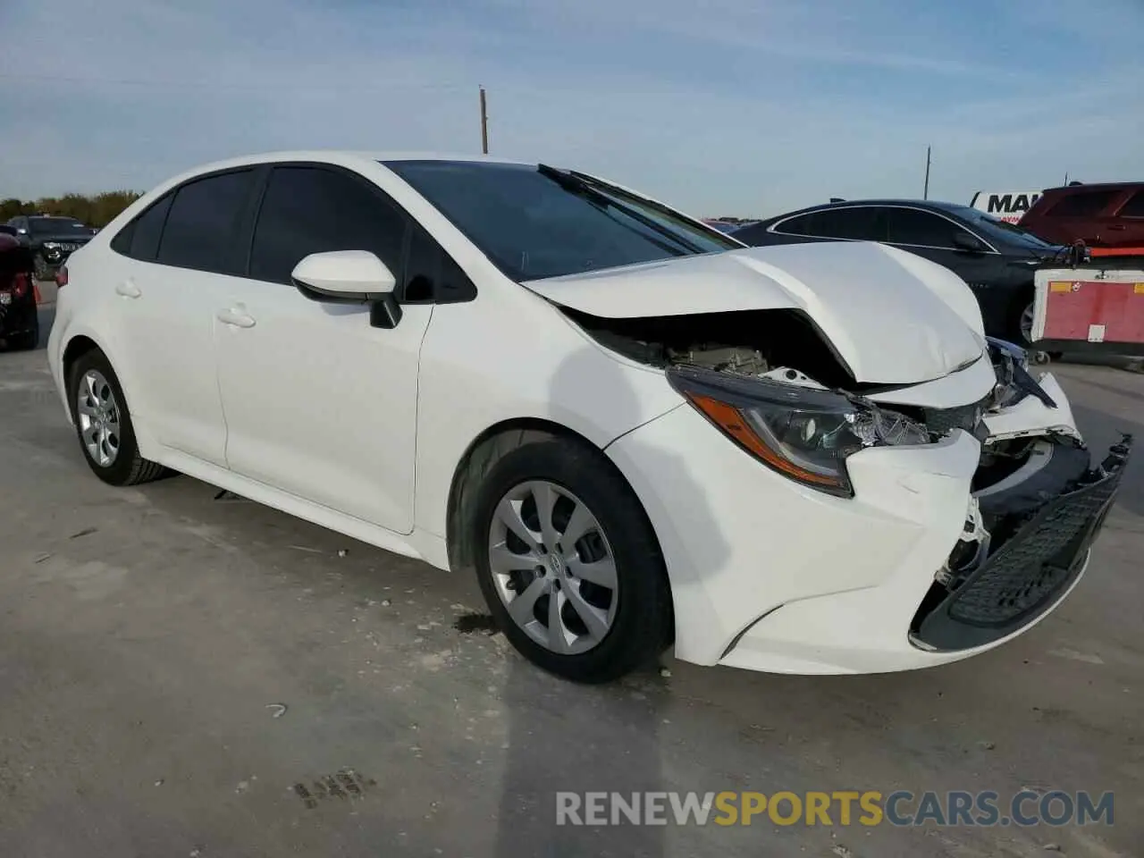 4 Photograph of a damaged car 5YFEPMAE5MP216280 TOYOTA COROLLA 2021