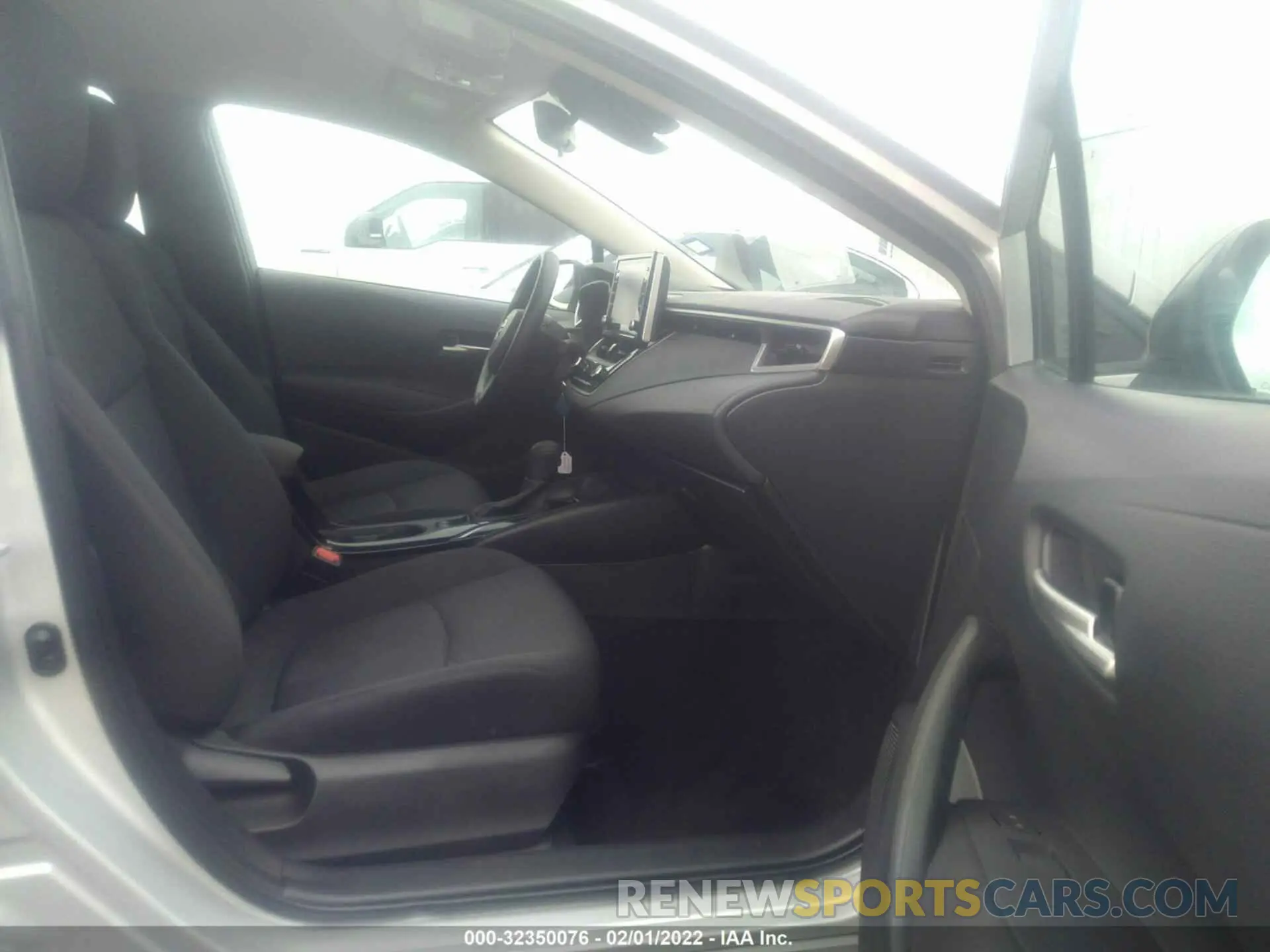 5 Photograph of a damaged car 5YFEPMAE5MP218059 TOYOTA COROLLA 2021