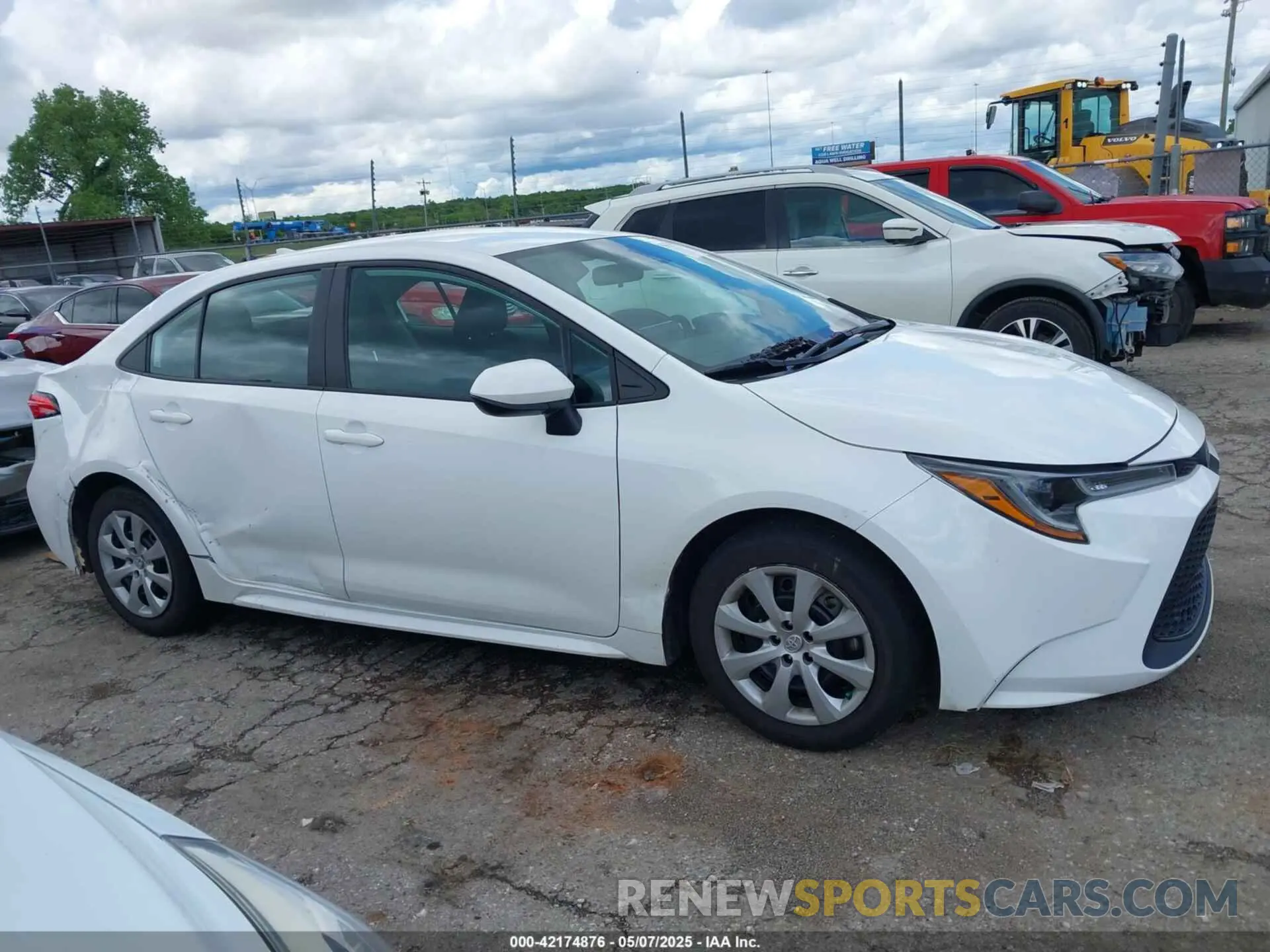 13 Photograph of a damaged car 5YFEPMAE5MP236187 TOYOTA COROLLA 2021