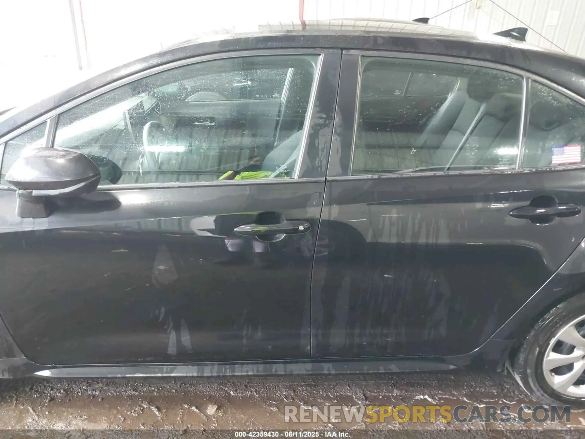 15 Photograph of a damaged car 5YFEPMAE5MP238182 TOYOTA COROLLA 2021