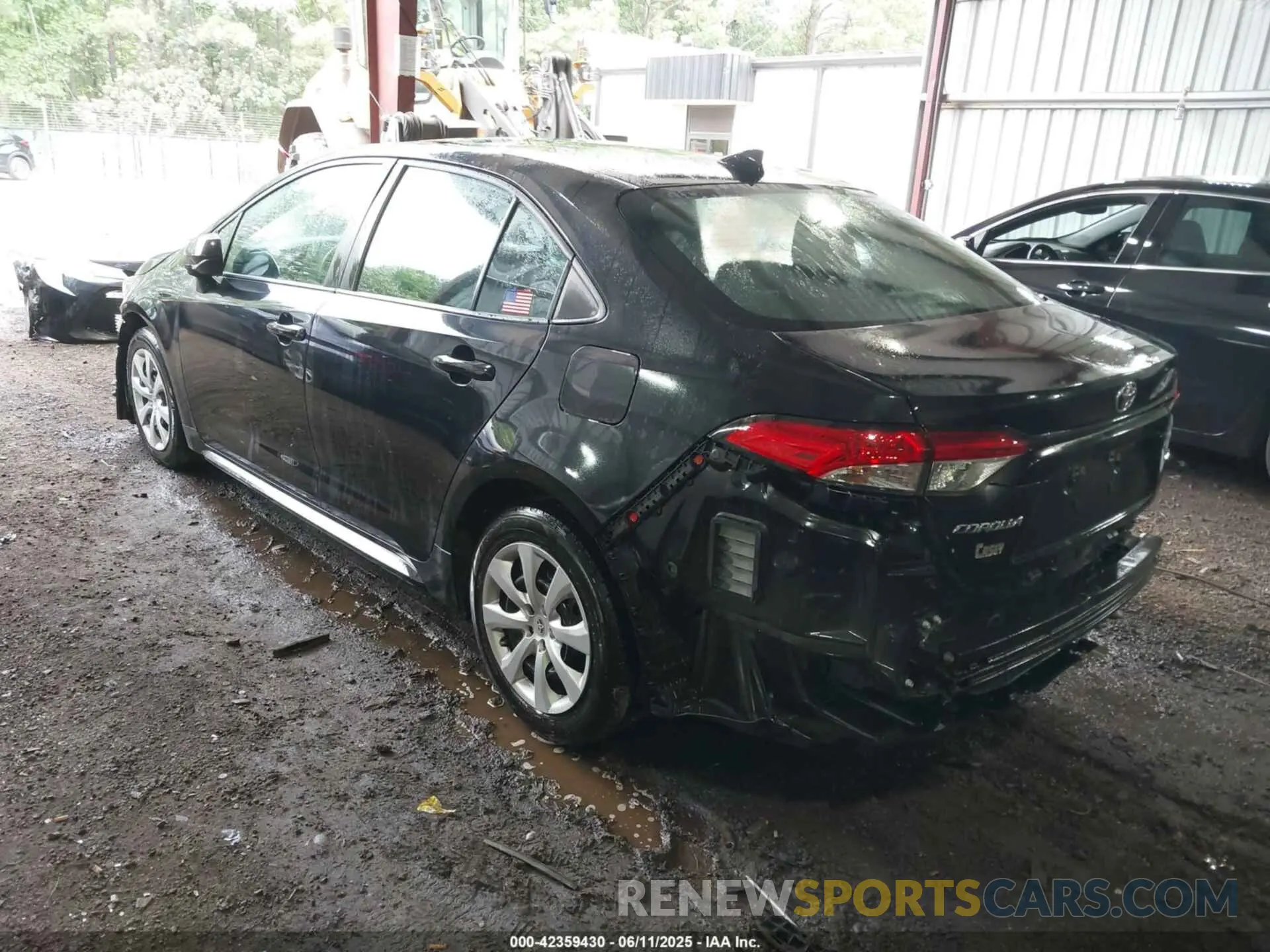 3 Photograph of a damaged car 5YFEPMAE5MP238182 TOYOTA COROLLA 2021