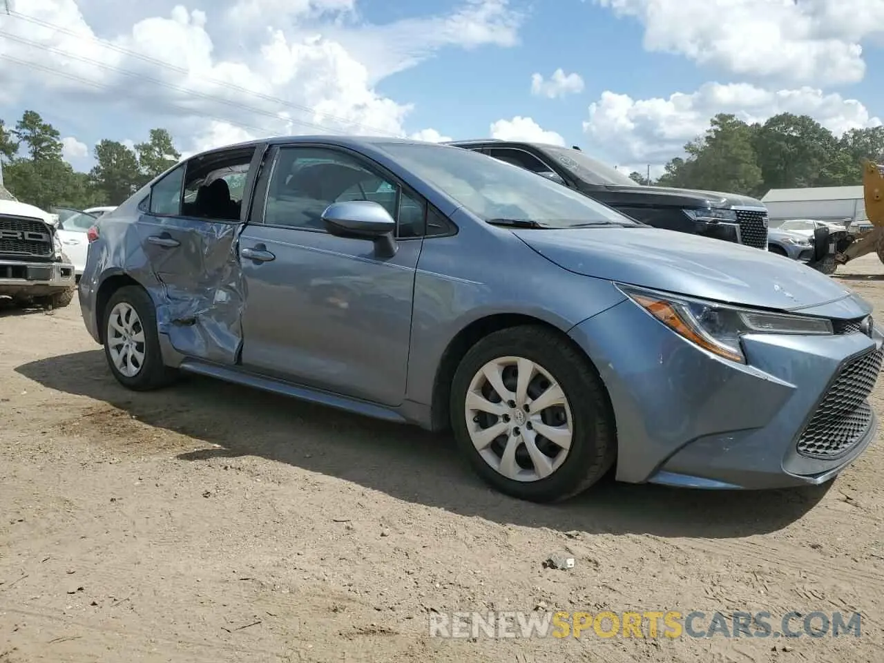4 Photograph of a damaged car 5YFEPMAE6MP151441 TOYOTA COROLLA 2021