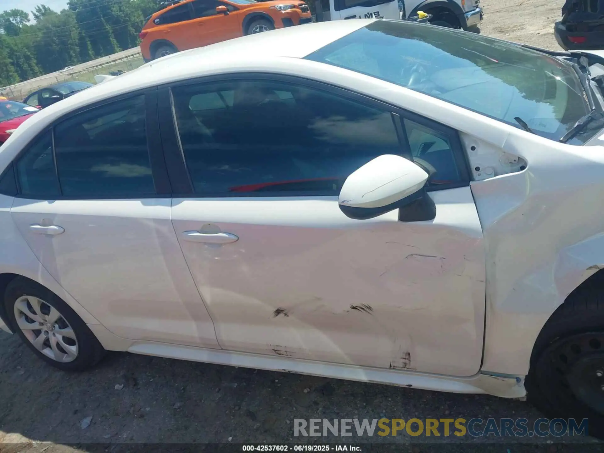 13 Photograph of a damaged car 5YFEPMAE6MP157420 TOYOTA COROLLA 2021