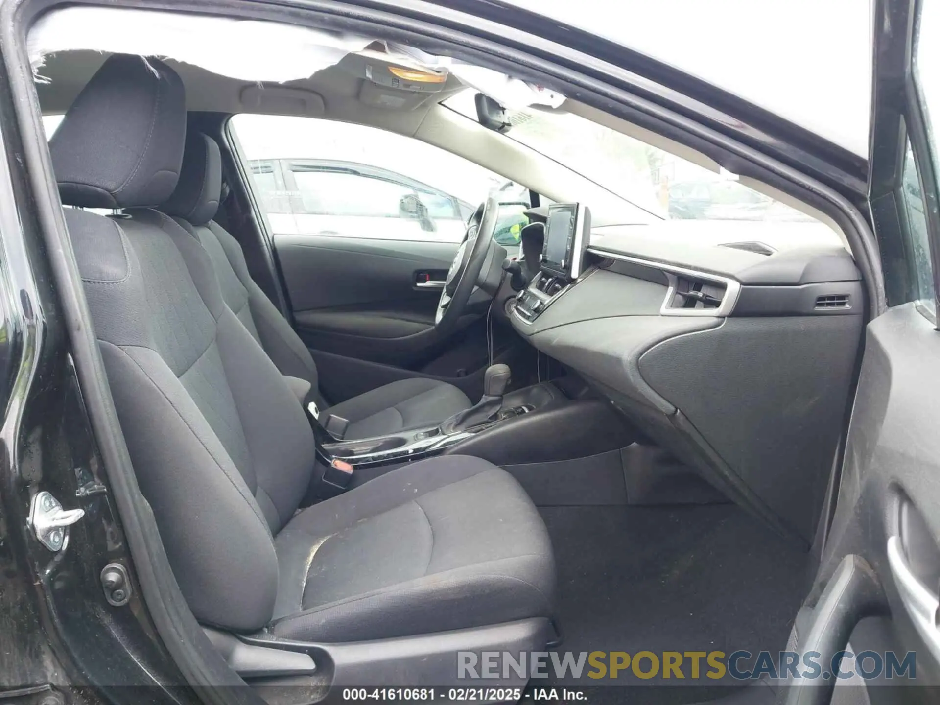 5 Photograph of a damaged car 5YFEPMAE6MP159524 TOYOTA COROLLA 2021