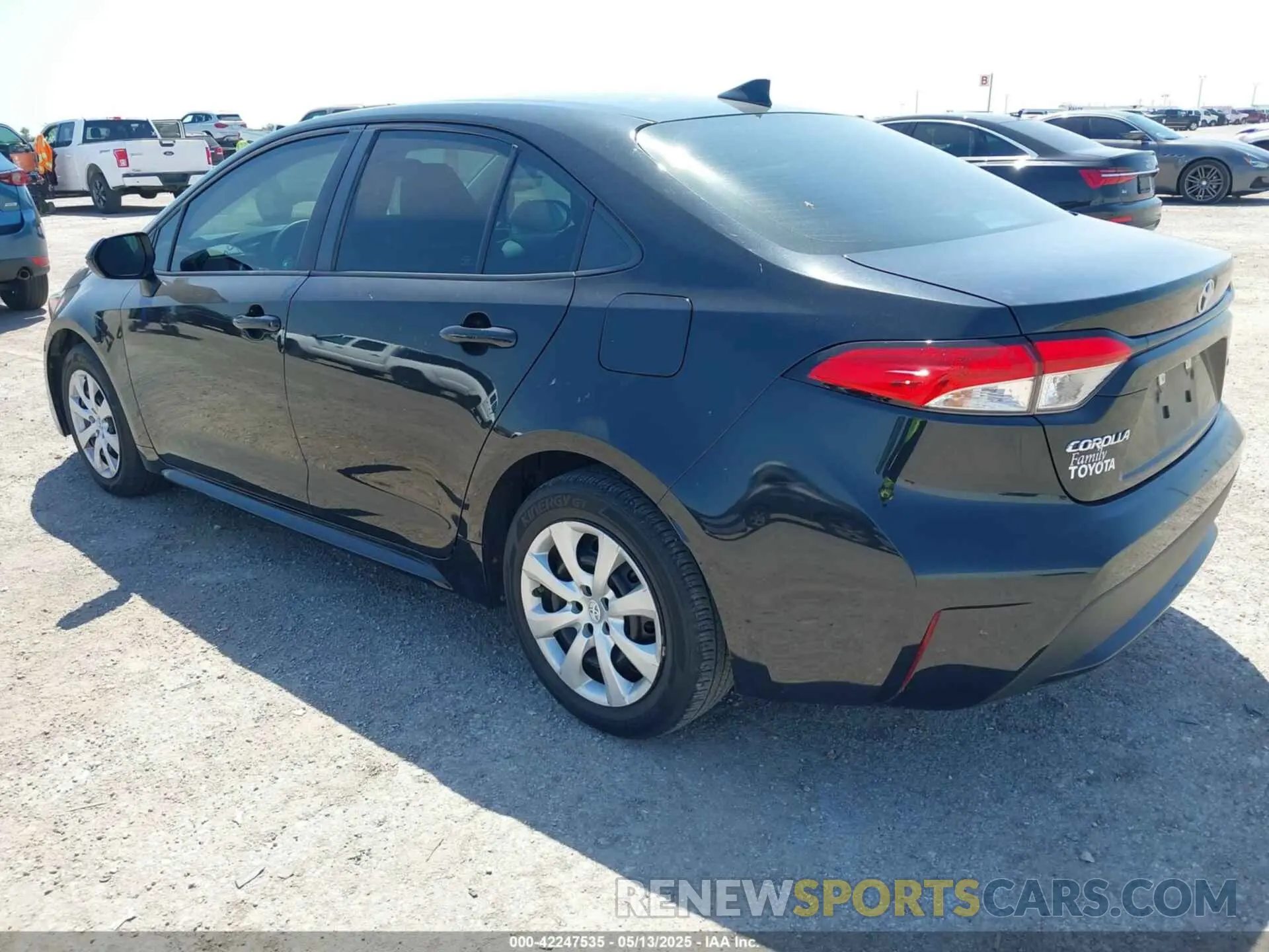 3 Фотография поврежденного автомобиля 5YFEPMAE6MP175349 TOYOTA COROLLA 2021