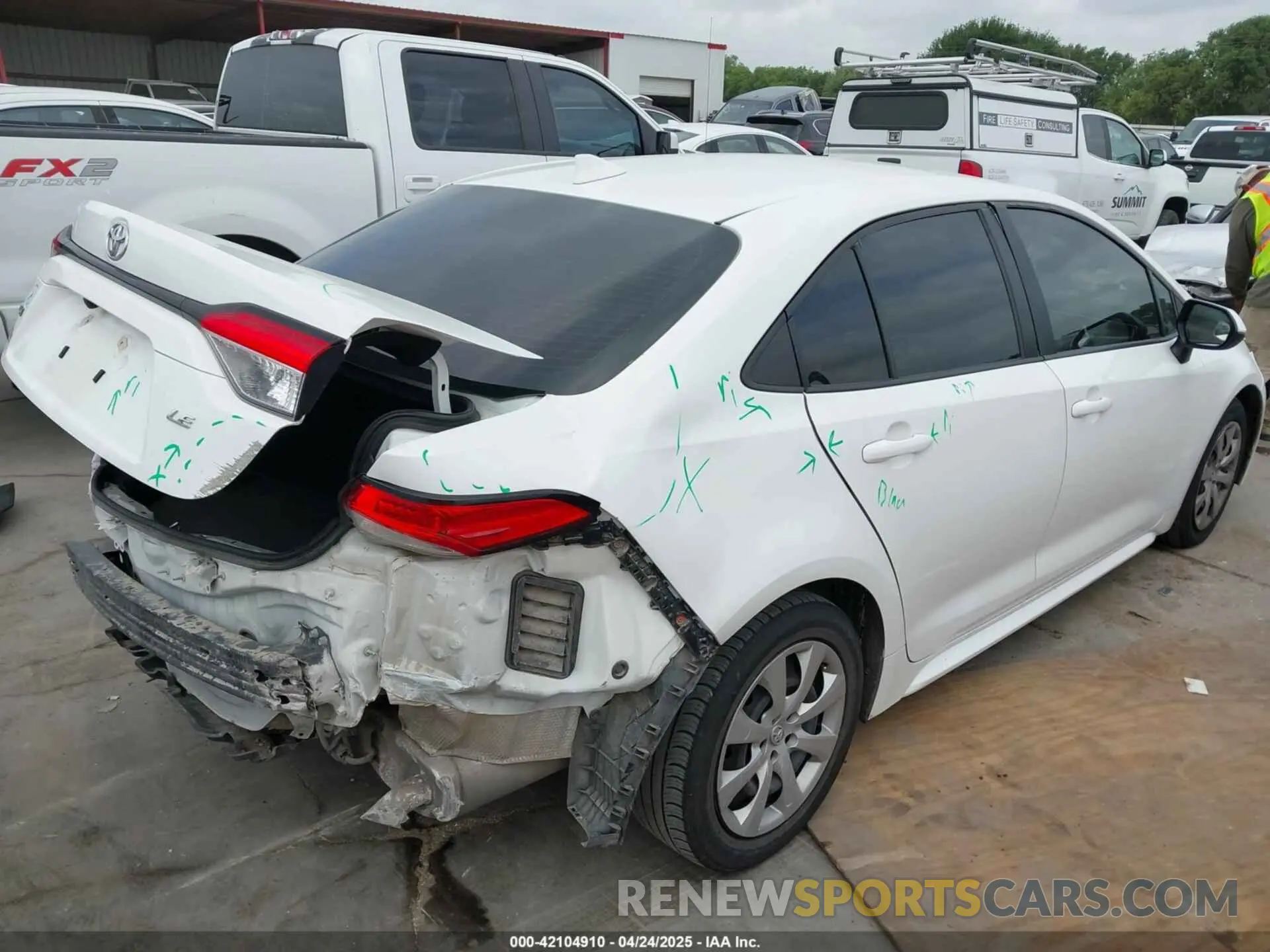 4 Photograph of a damaged car 5YFEPMAE6MP180924 TOYOTA COROLLA 2021