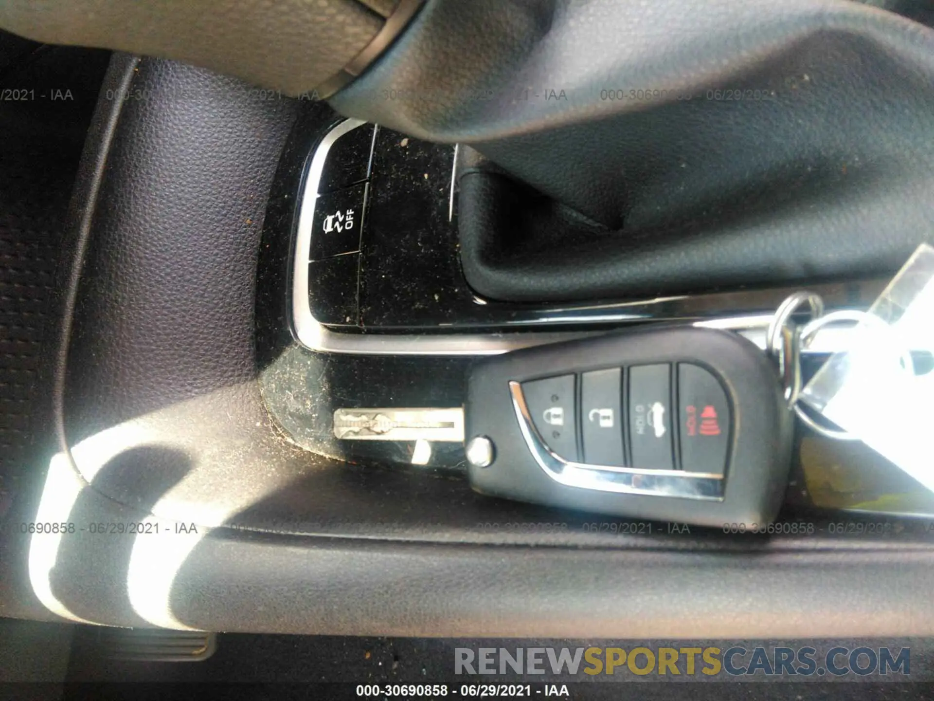 11 Photograph of a damaged car 5YFEPMAE6MP181183 TOYOTA COROLLA 2021