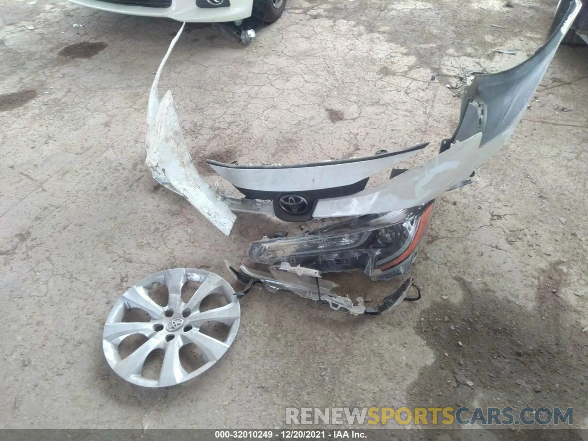 12 Photograph of a damaged car 5YFEPMAE6MP188425 TOYOTA COROLLA 2021