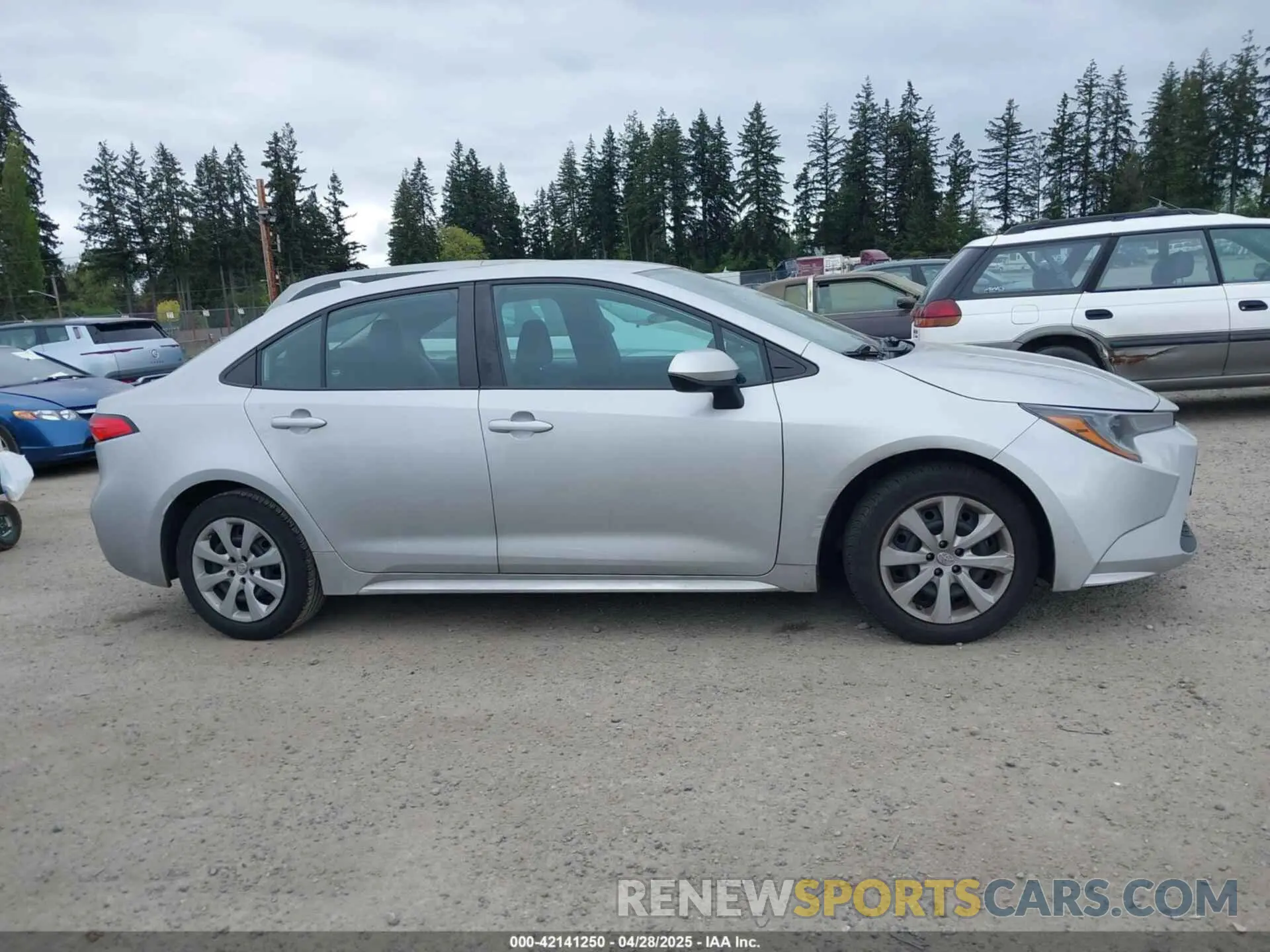13 Photograph of a damaged car 5YFEPMAE6MP207961 TOYOTA COROLLA 2021