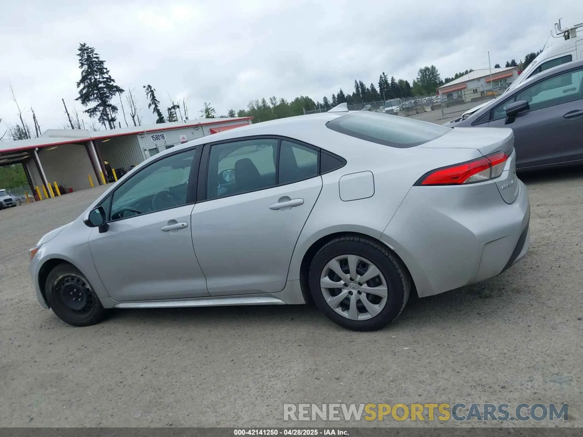 14 Photograph of a damaged car 5YFEPMAE6MP207961 TOYOTA COROLLA 2021