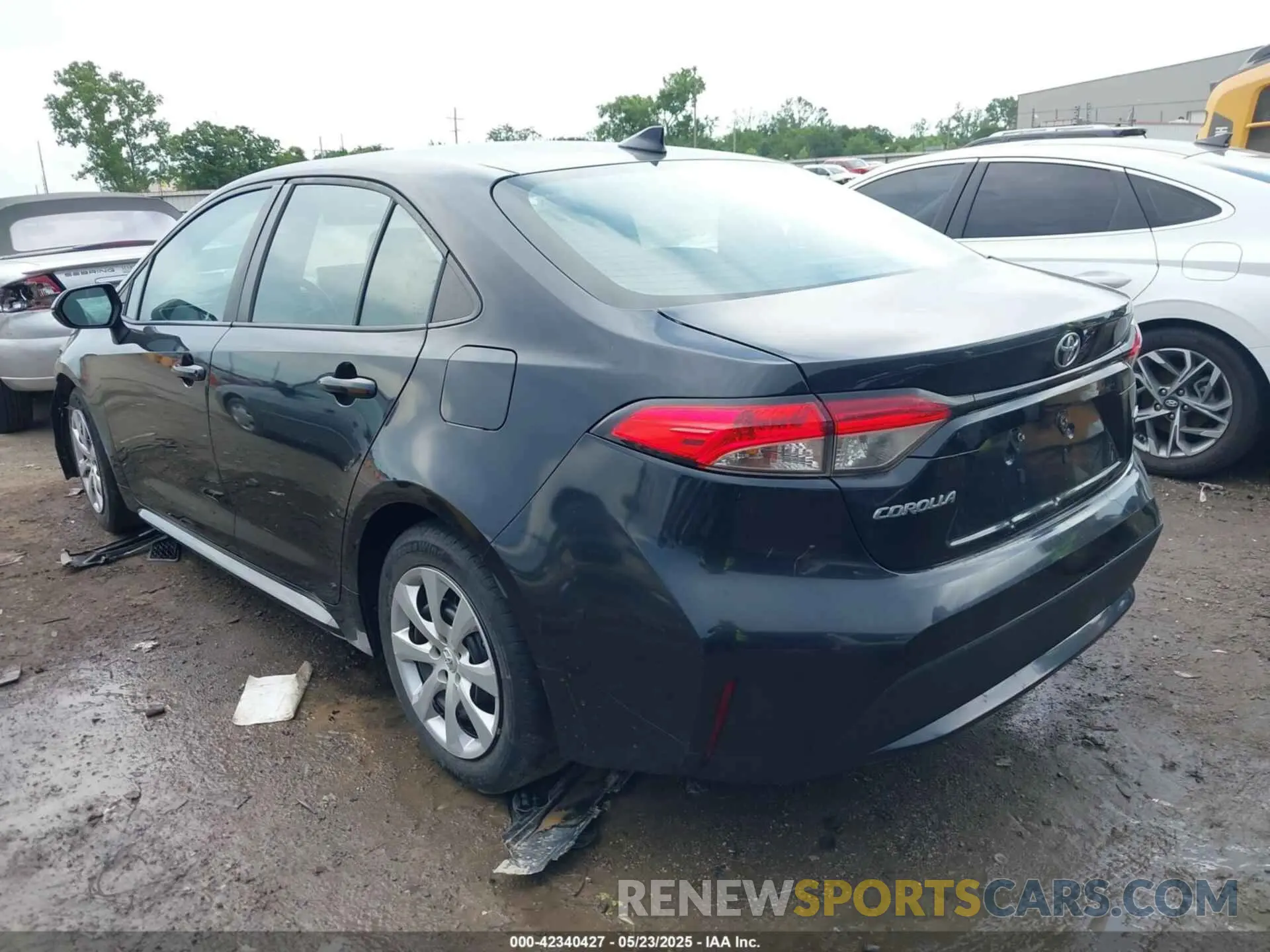 3 Photograph of a damaged car 5YFEPMAE6MP214585 TOYOTA COROLLA 2021