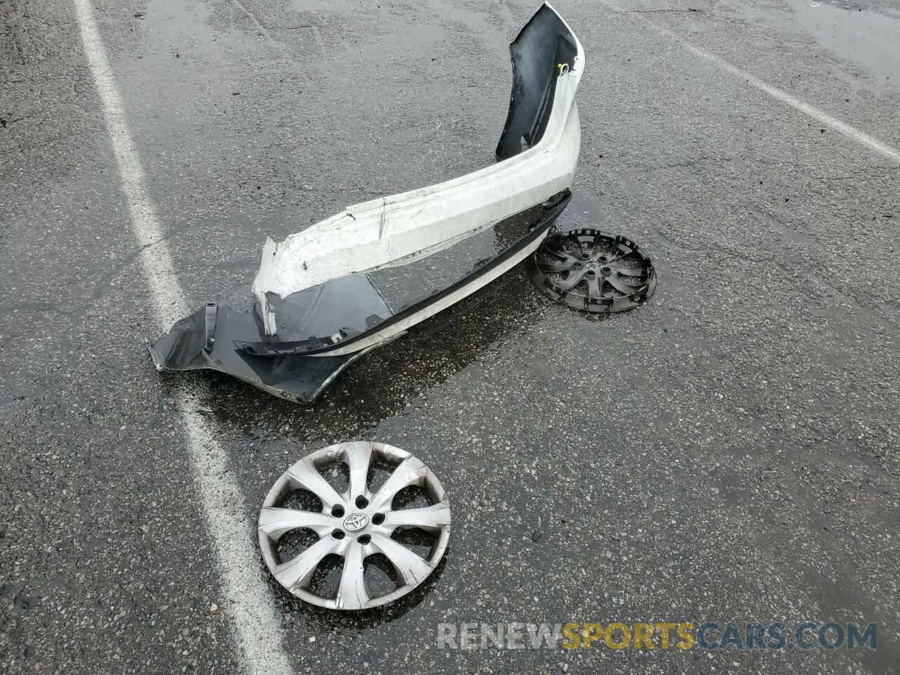 14 Photograph of a damaged car 5YFEPMAE6MP252219 TOYOTA COROLLA 2021