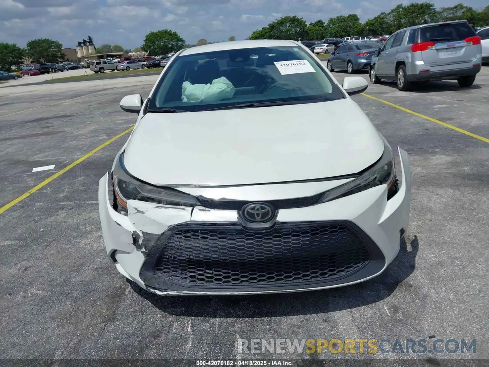 12 Photograph of a damaged car 5YFEPMAE7MP196520 TOYOTA COROLLA 2021