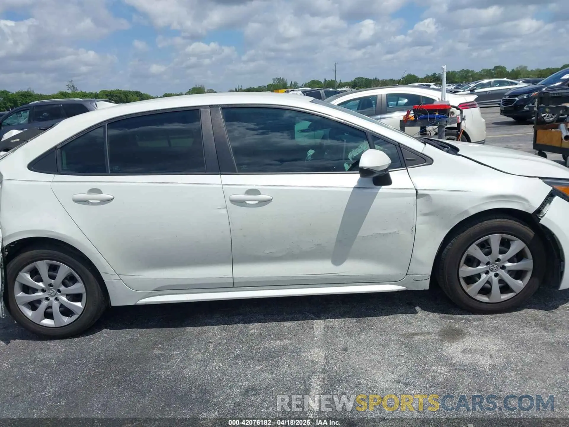 13 Photograph of a damaged car 5YFEPMAE7MP196520 TOYOTA COROLLA 2021
