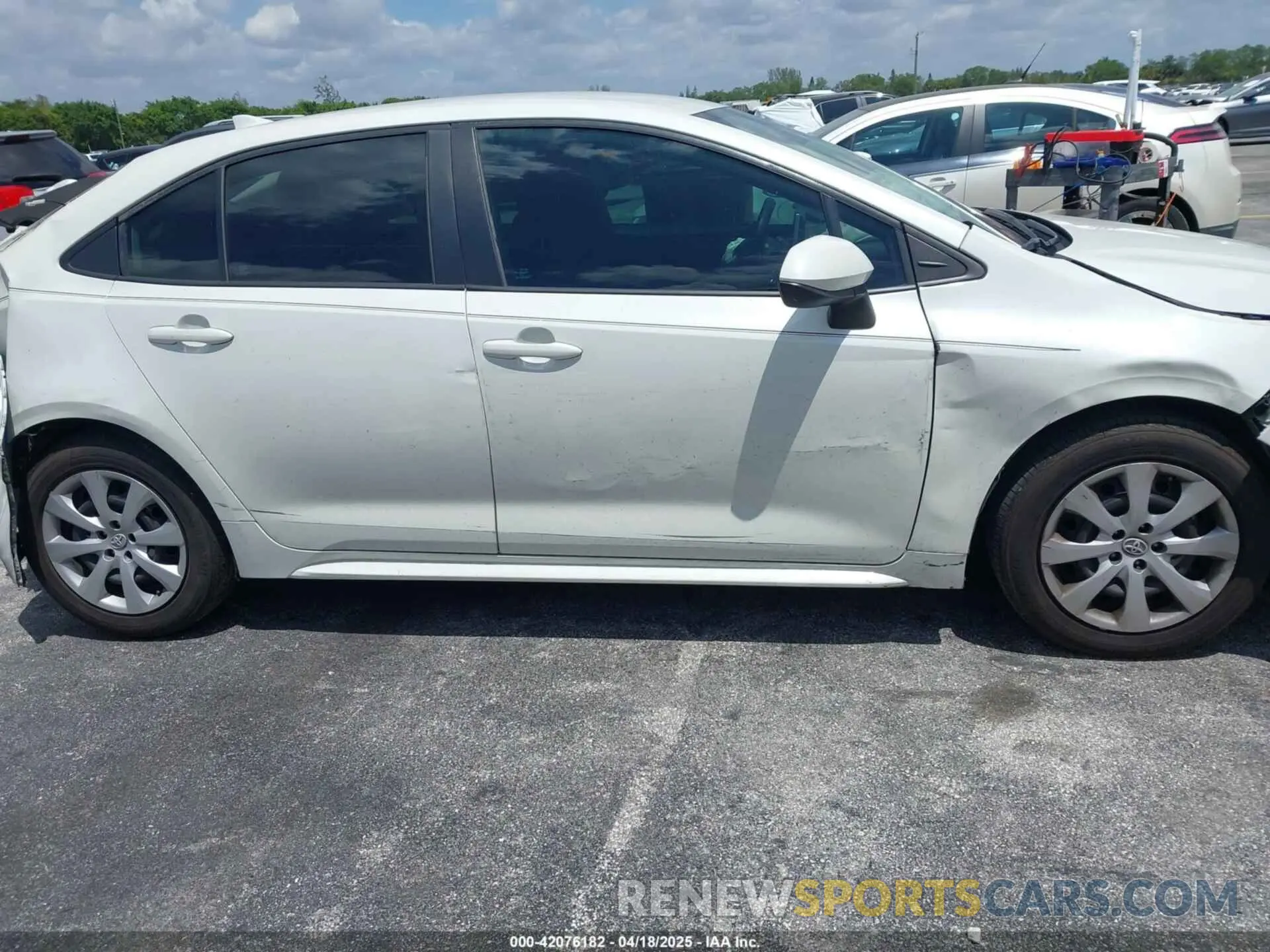 18 Photograph of a damaged car 5YFEPMAE7MP196520 TOYOTA COROLLA 2021