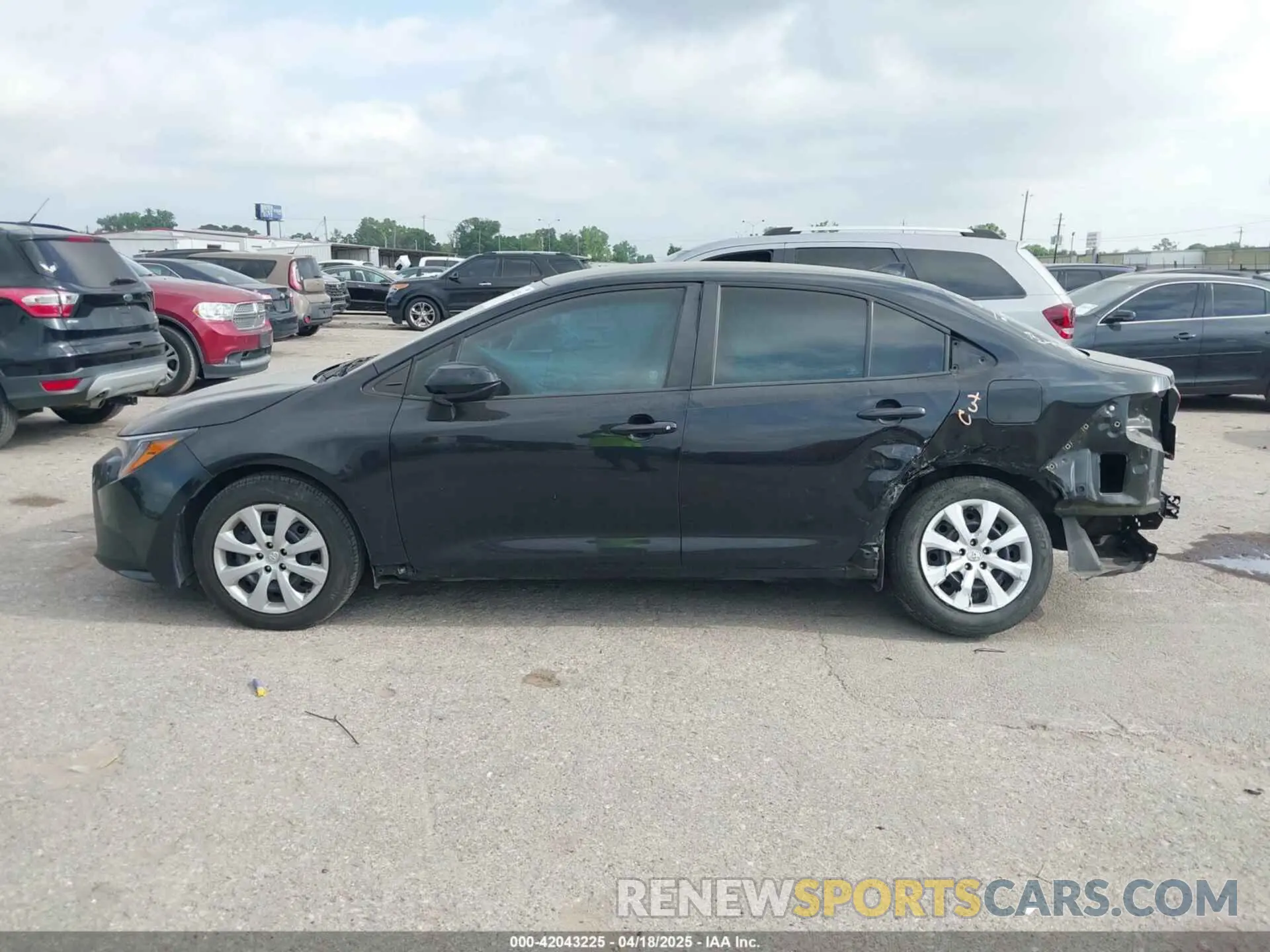 14 Photograph of a damaged car 5YFEPMAE8MP167737 TOYOTA COROLLA 2021