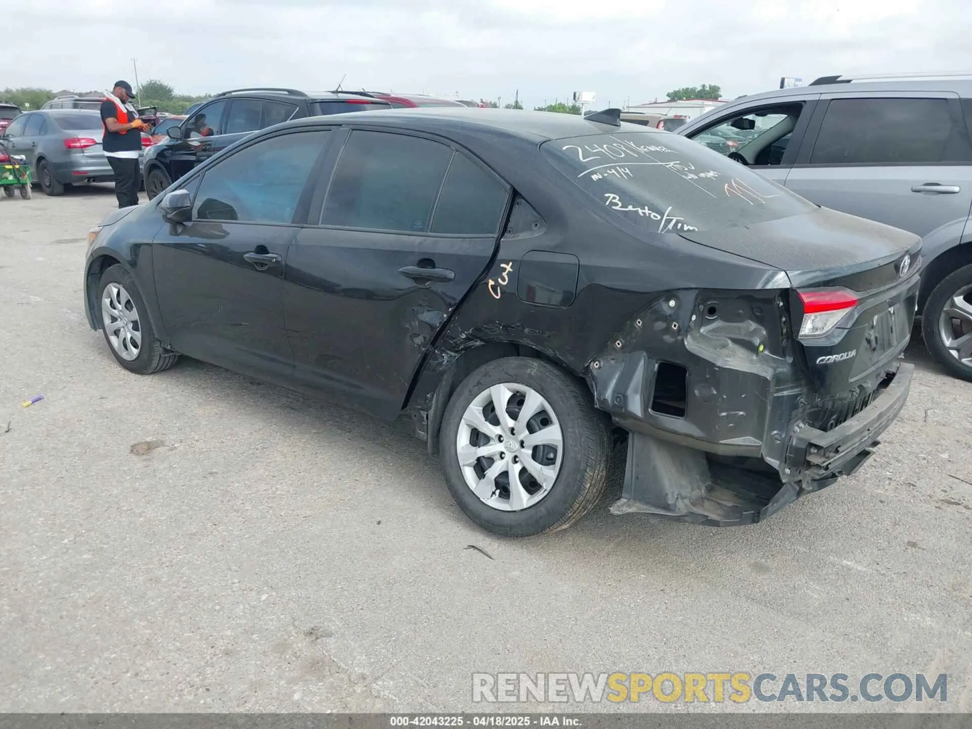 3 Photograph of a damaged car 5YFEPMAE8MP167737 TOYOTA COROLLA 2021
