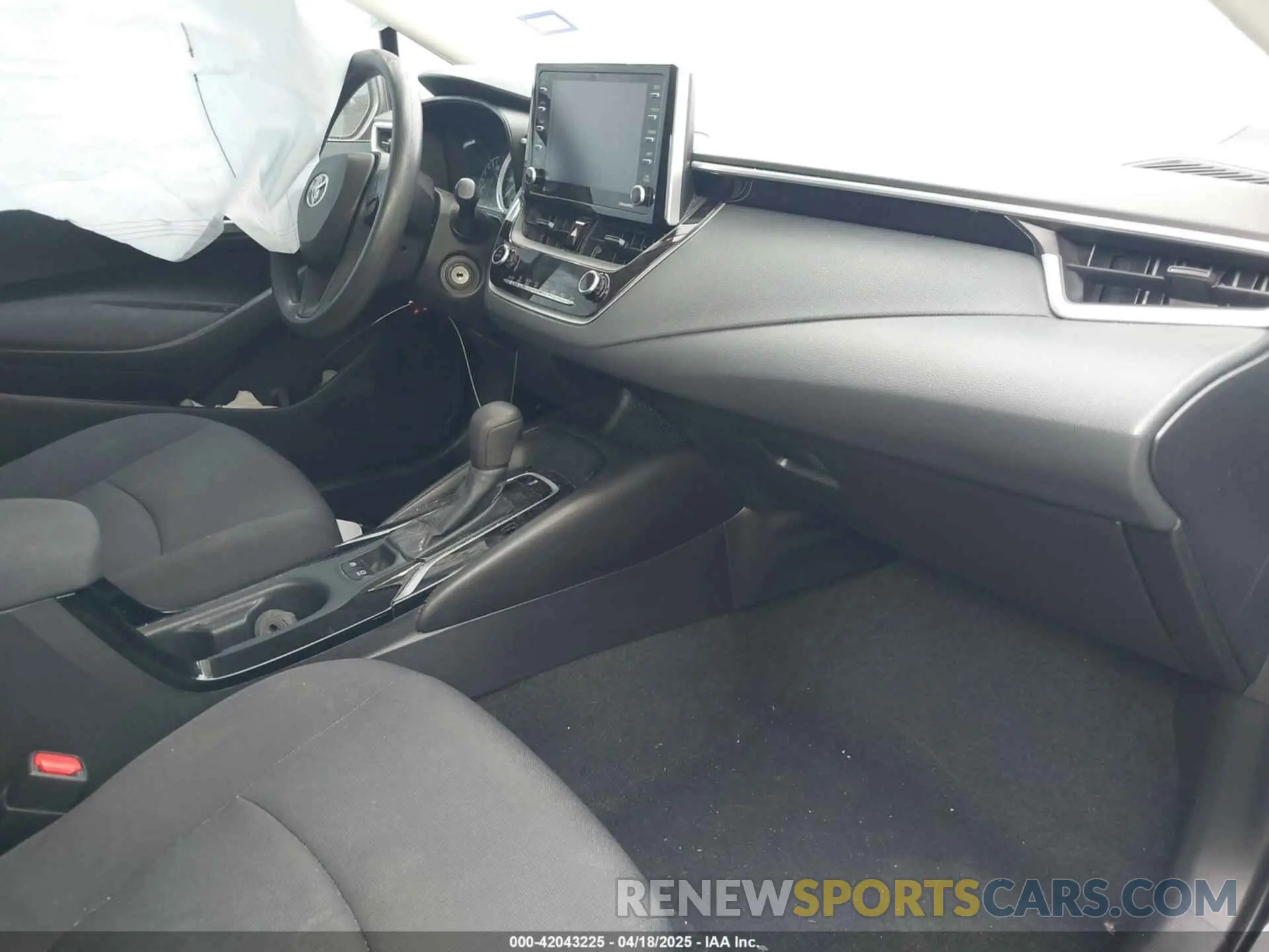 5 Photograph of a damaged car 5YFEPMAE8MP167737 TOYOTA COROLLA 2021