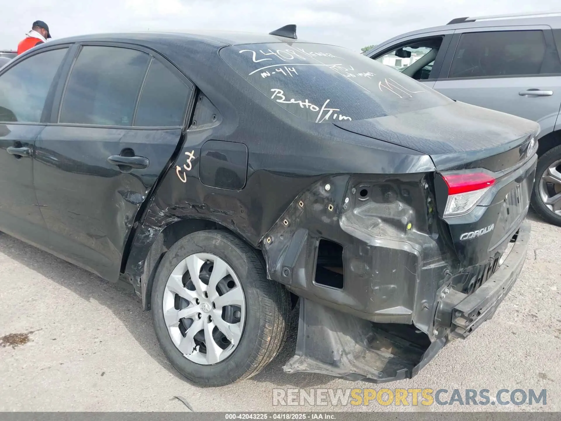 6 Photograph of a damaged car 5YFEPMAE8MP167737 TOYOTA COROLLA 2021