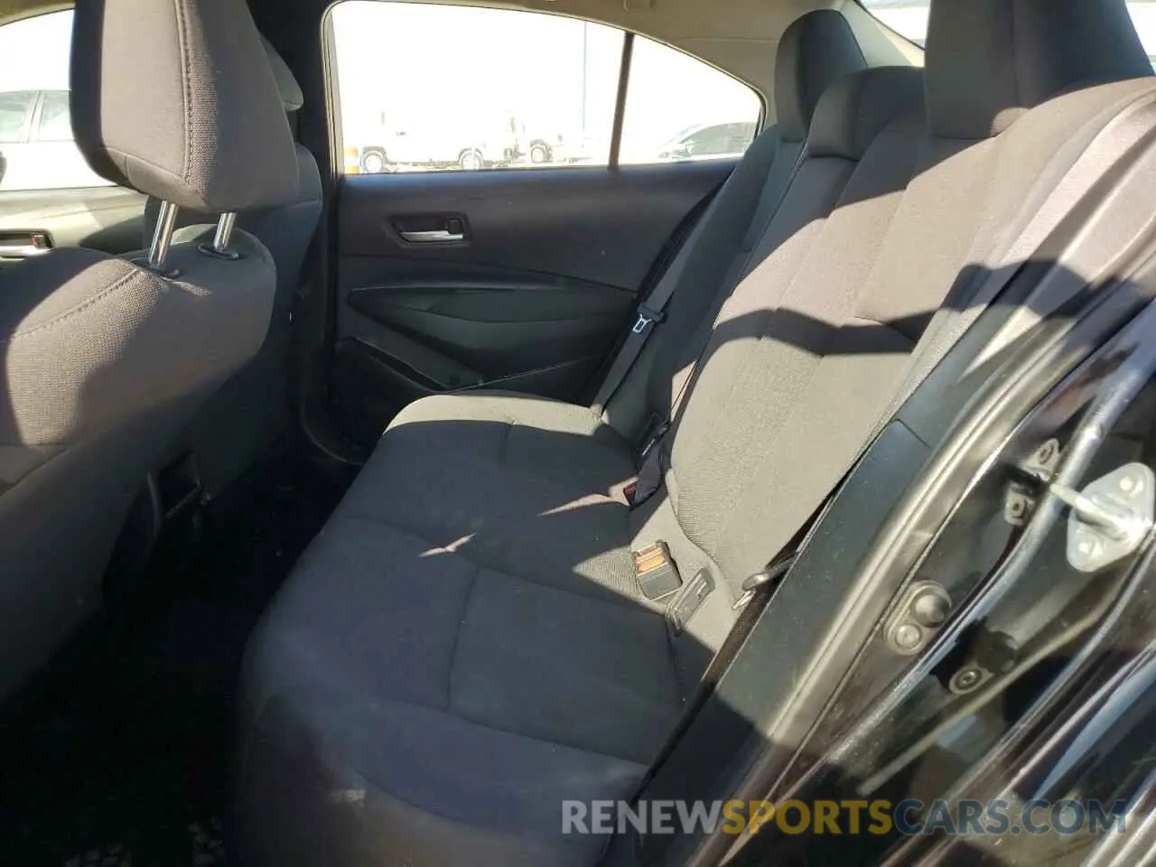 10 Photograph of a damaged car 5YFEPMAE8MP221831 TOYOTA COROLLA 2021