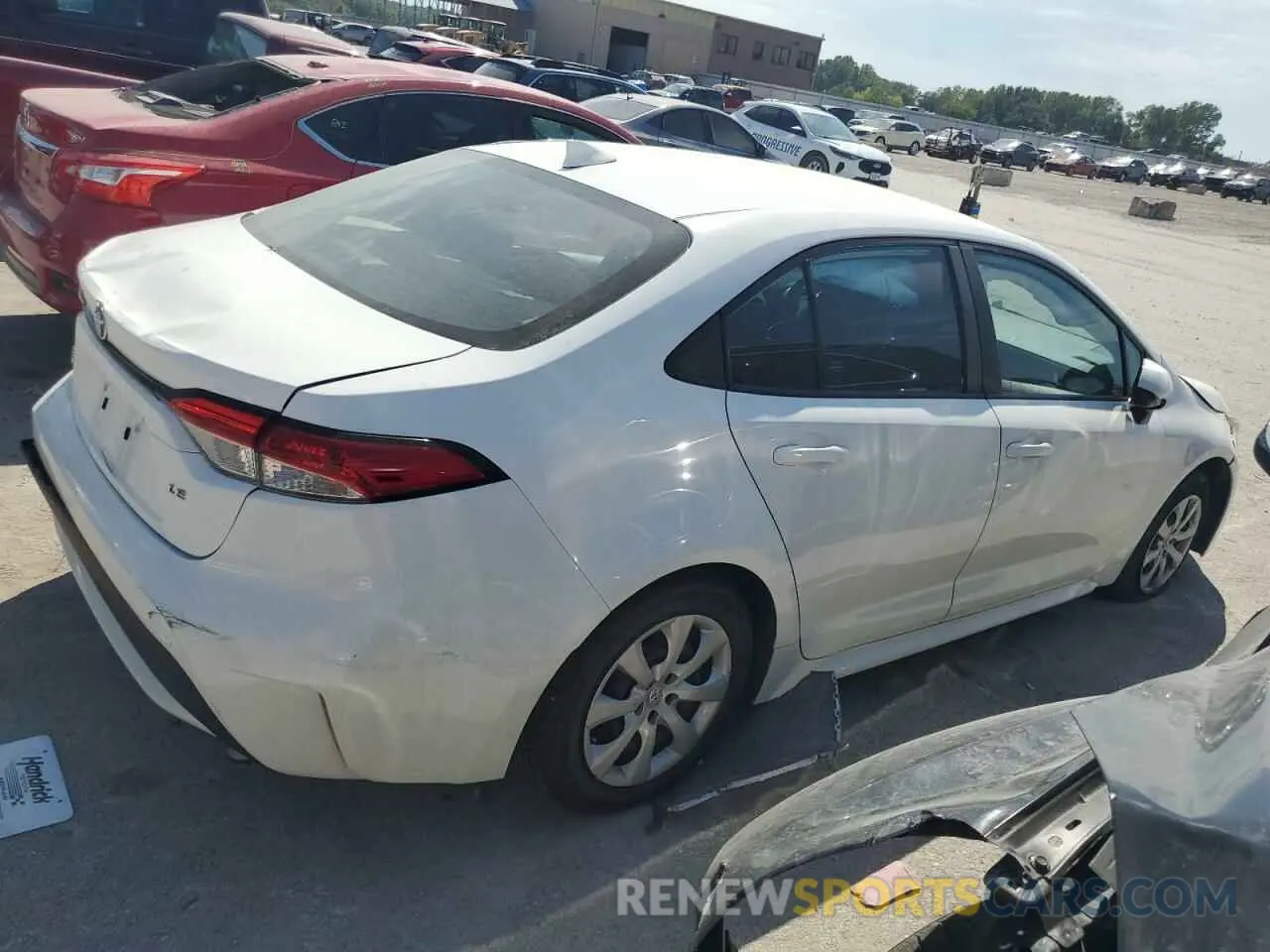 3 Photograph of a damaged car 5YFEPMAE8MP223143 TOYOTA COROLLA 2021
