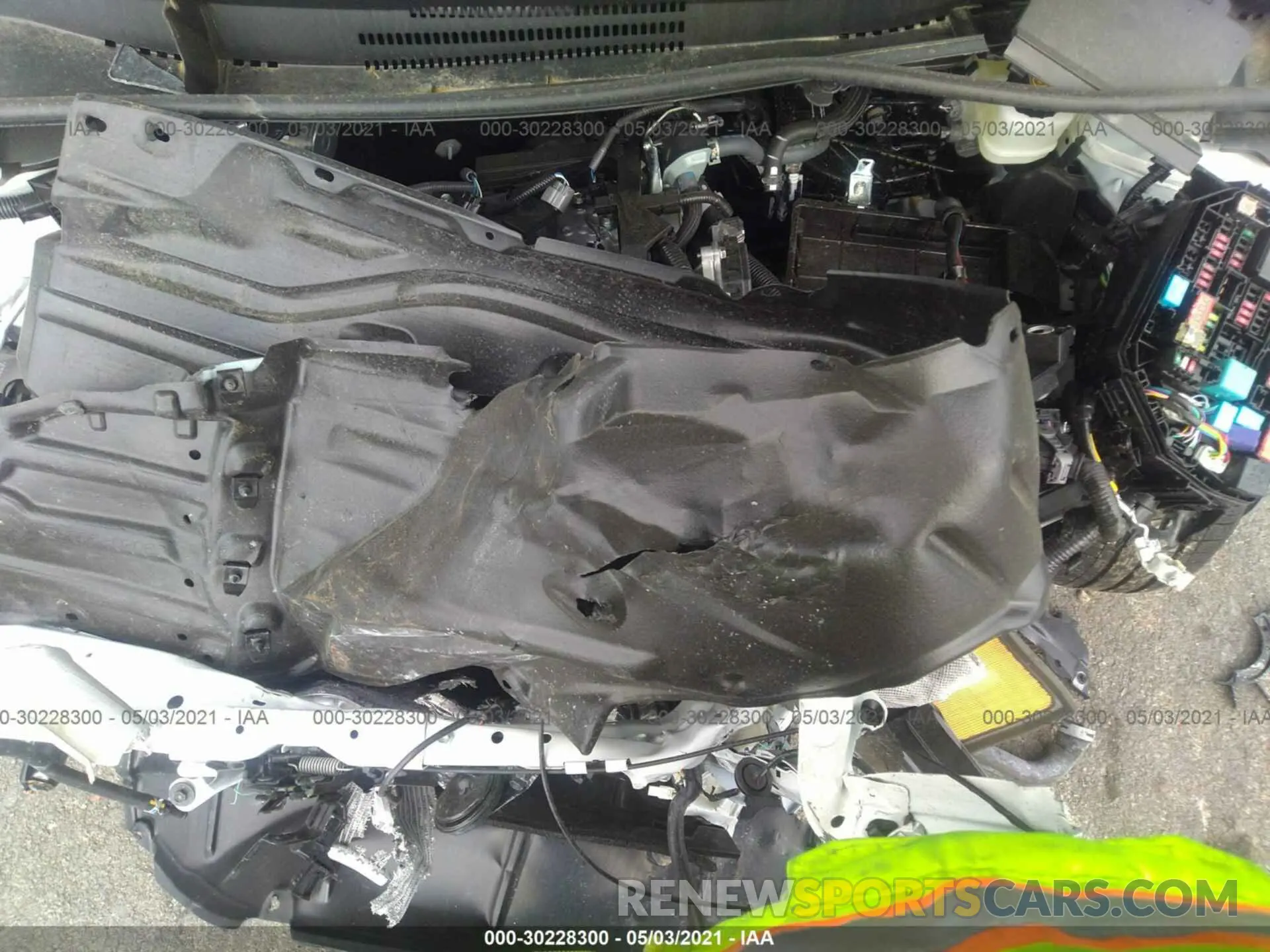 10 Photograph of a damaged car 5YFEPMAE8MP226236 TOYOTA COROLLA 2021