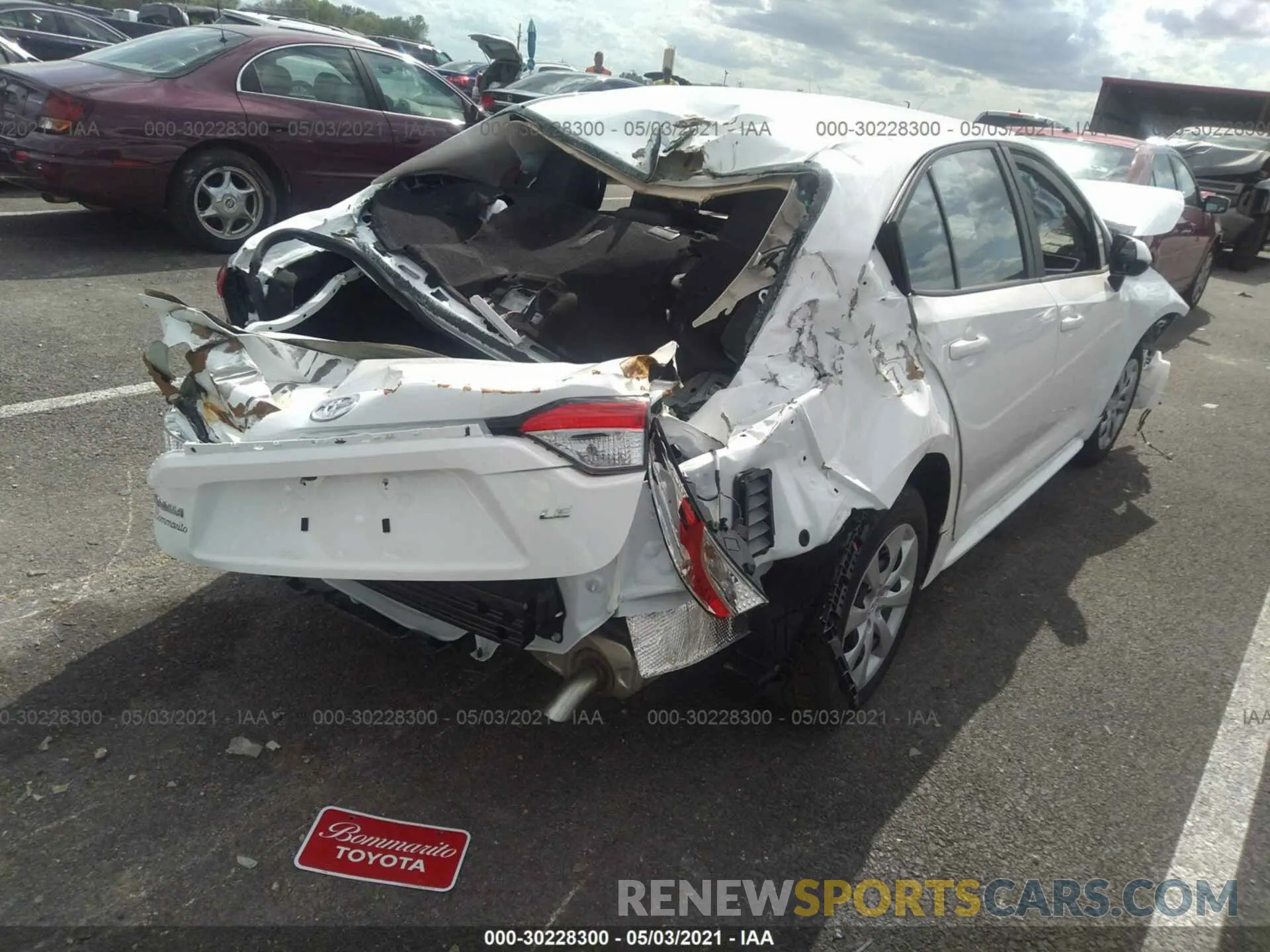 4 Photograph of a damaged car 5YFEPMAE8MP226236 TOYOTA COROLLA 2021