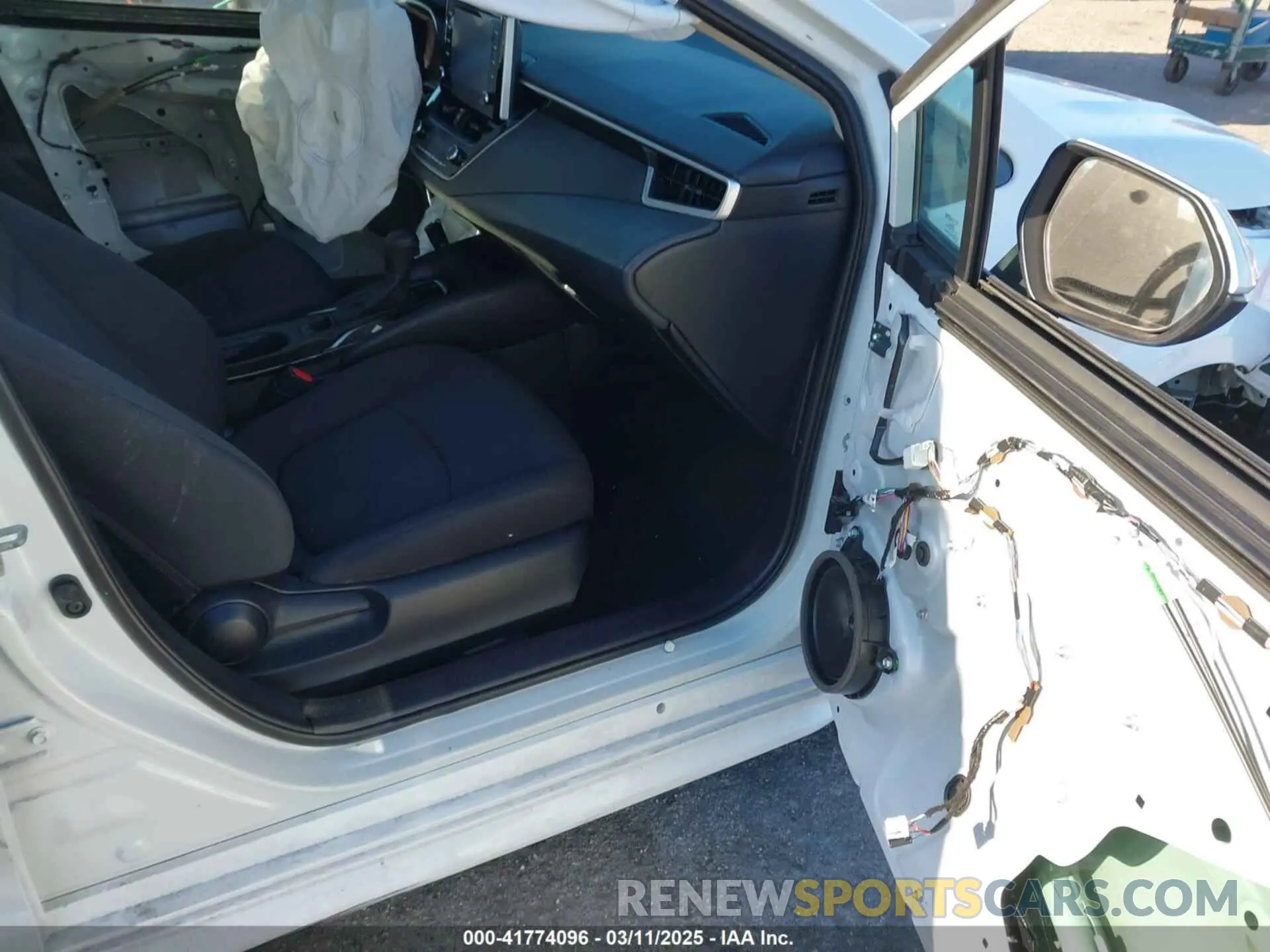 5 Photograph of a damaged car 5YFEPMAE8MP233669 TOYOTA COROLLA 2021