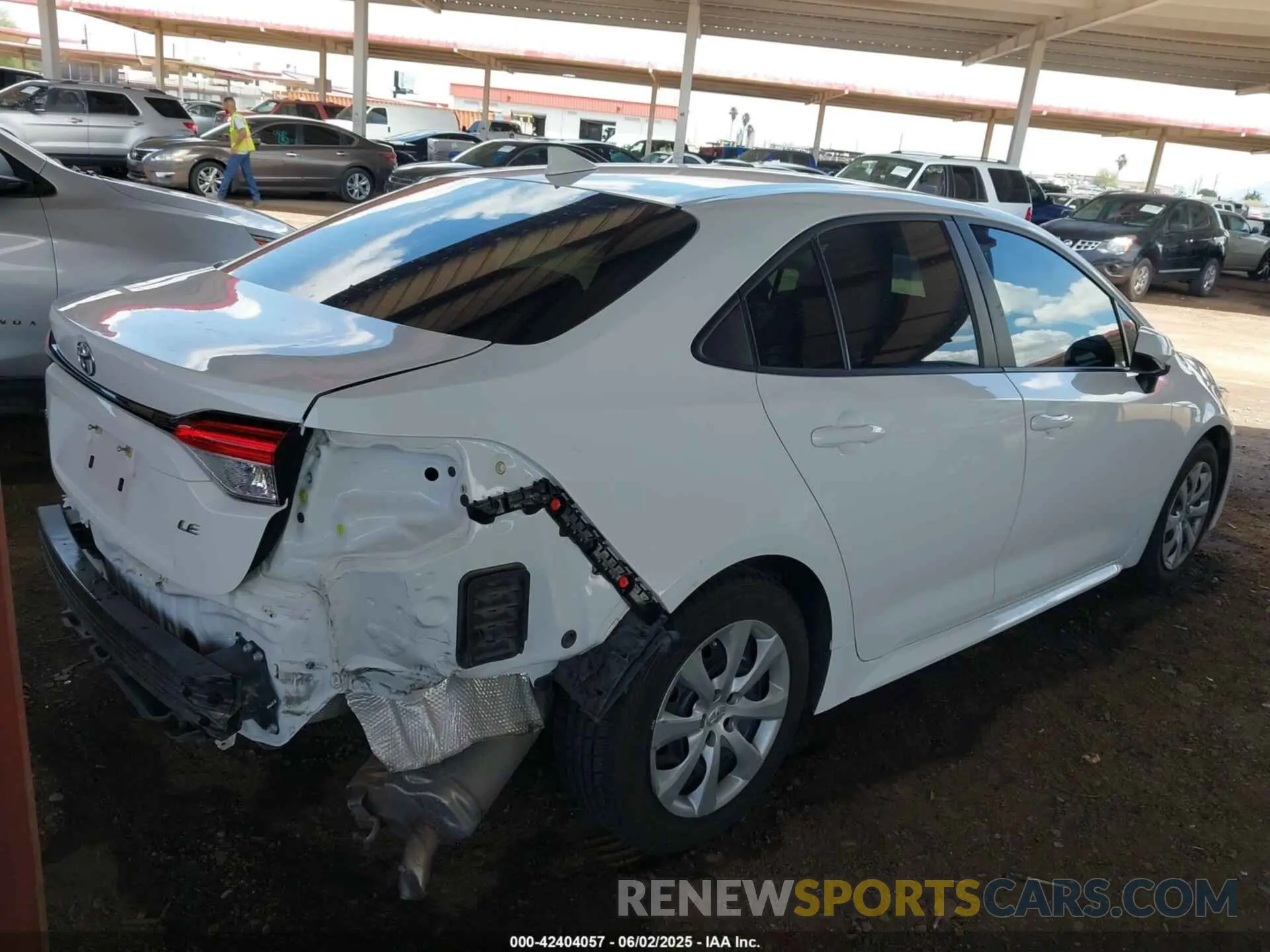 4 Photograph of a damaged car 5YFEPMAE8MP236426 TOYOTA COROLLA 2021