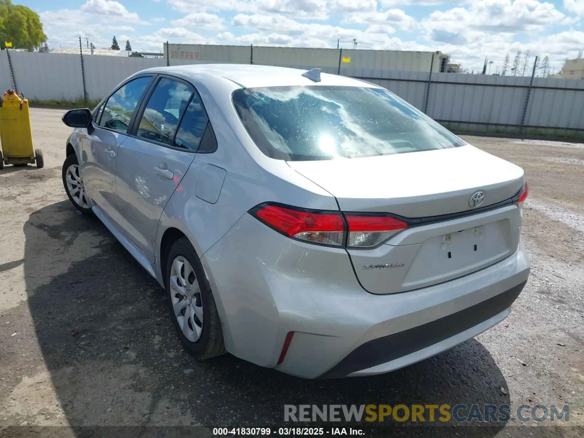 3 Фотография поврежденного автомобиля 5YFEPMAE8MP245580 TOYOTA COROLLA 2021