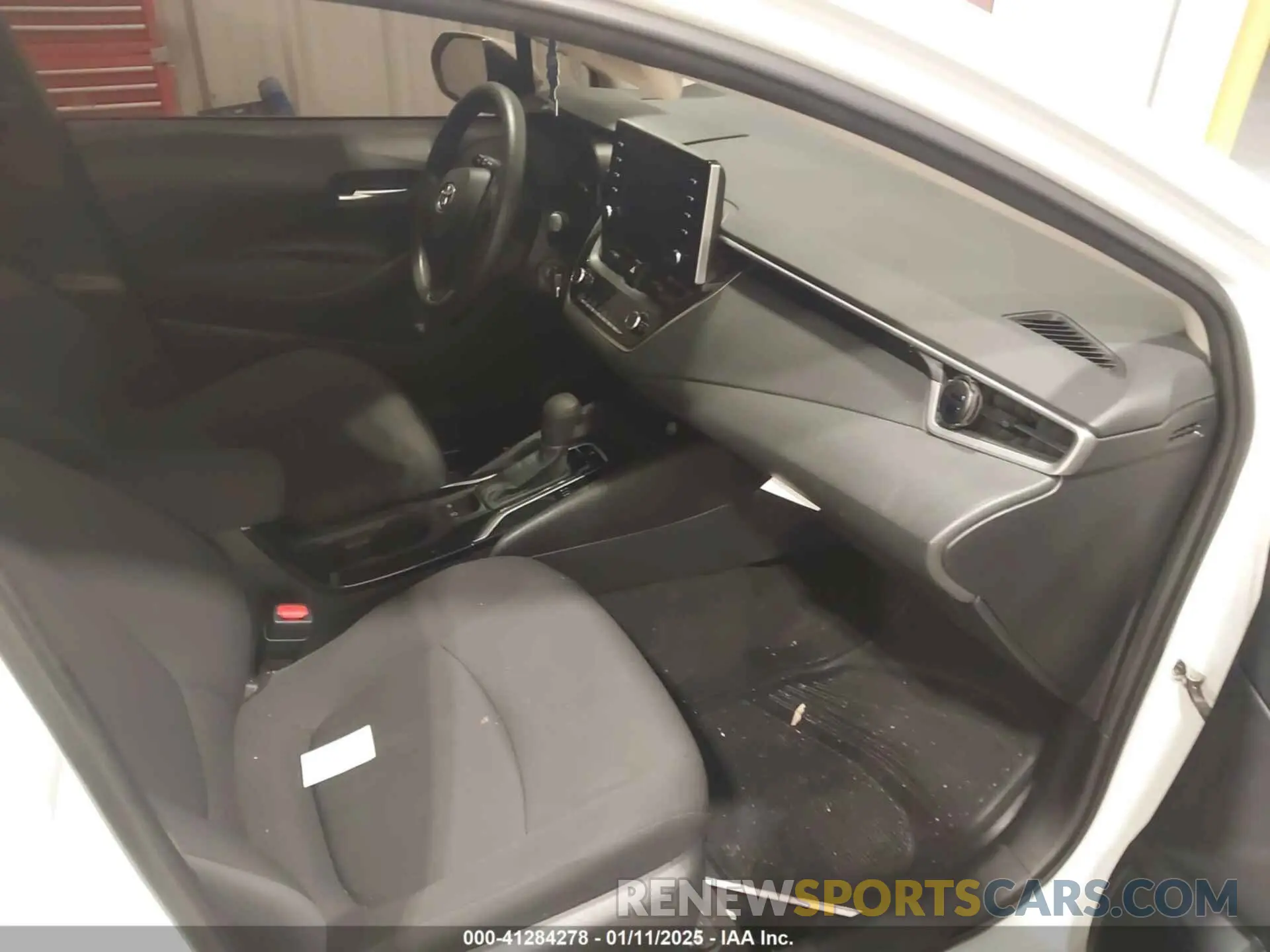 5 Photograph of a damaged car 5YFEPMAE8MP251458 TOYOTA COROLLA 2021