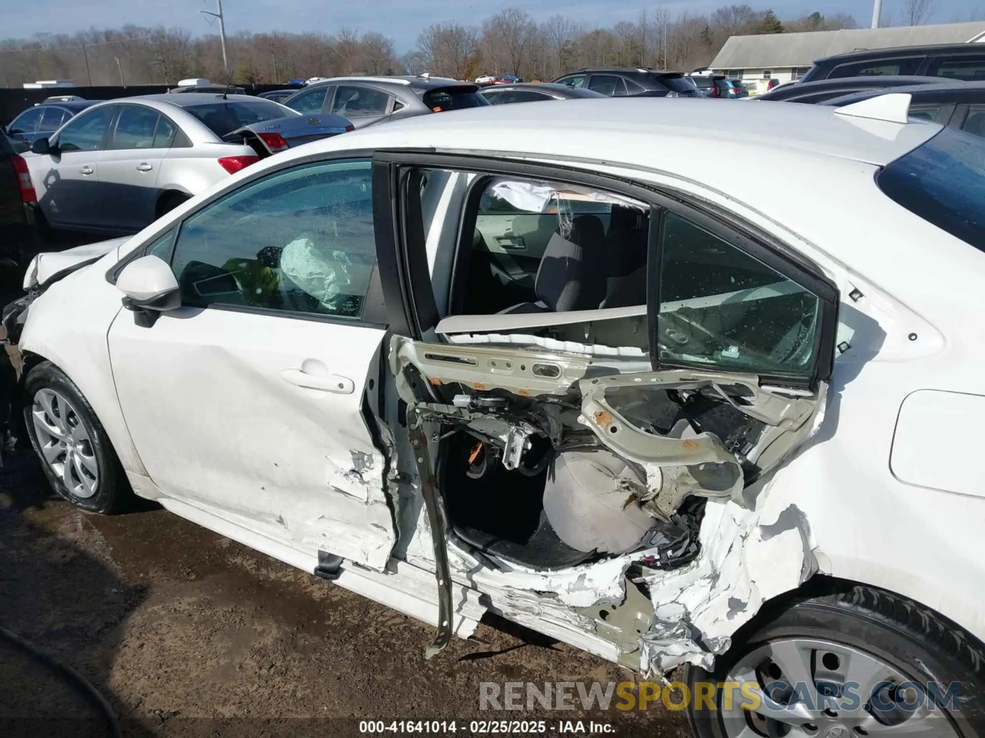 14 Photograph of a damaged car 5YFEPMAE8MP266980 TOYOTA COROLLA 2021