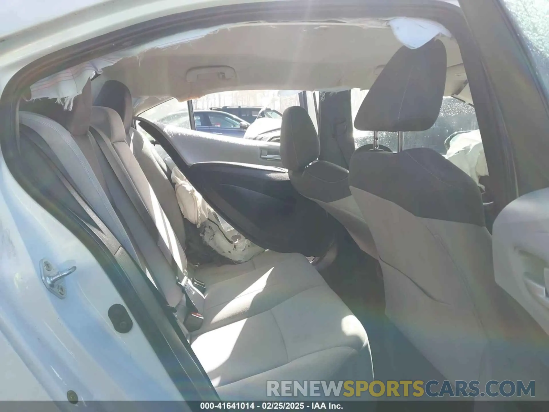 8 Photograph of a damaged car 5YFEPMAE8MP266980 TOYOTA COROLLA 2021