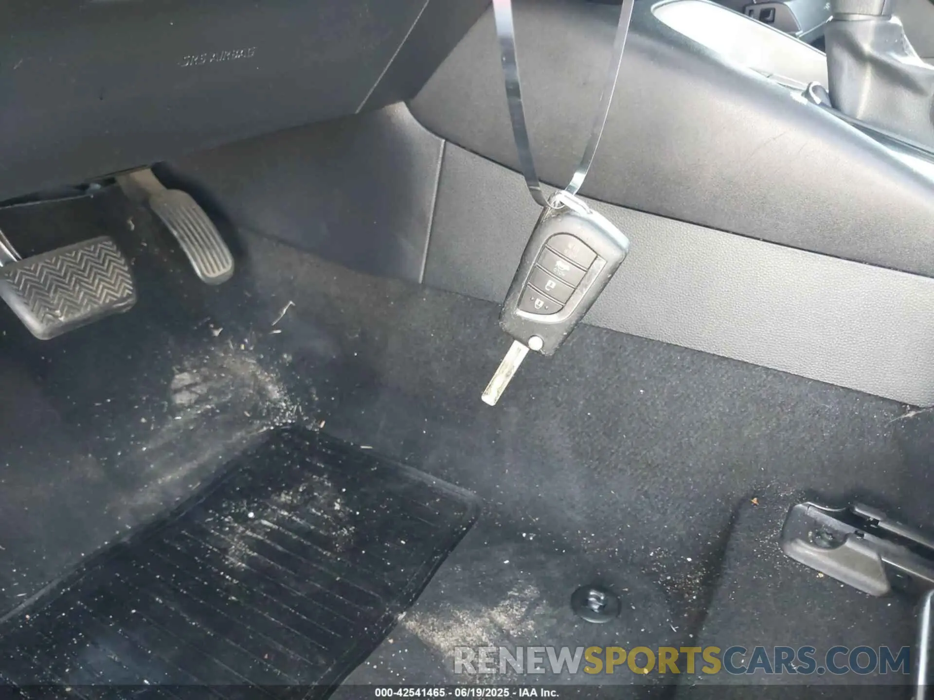 11 Photograph of a damaged car 5YFEPMAE9MP188242 TOYOTA COROLLA 2021