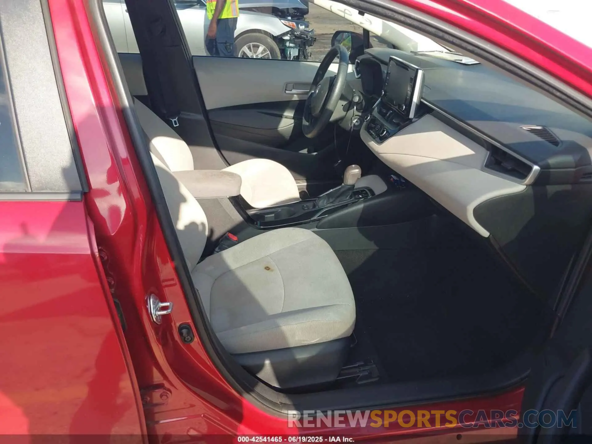 5 Photograph of a damaged car 5YFEPMAE9MP188242 TOYOTA COROLLA 2021