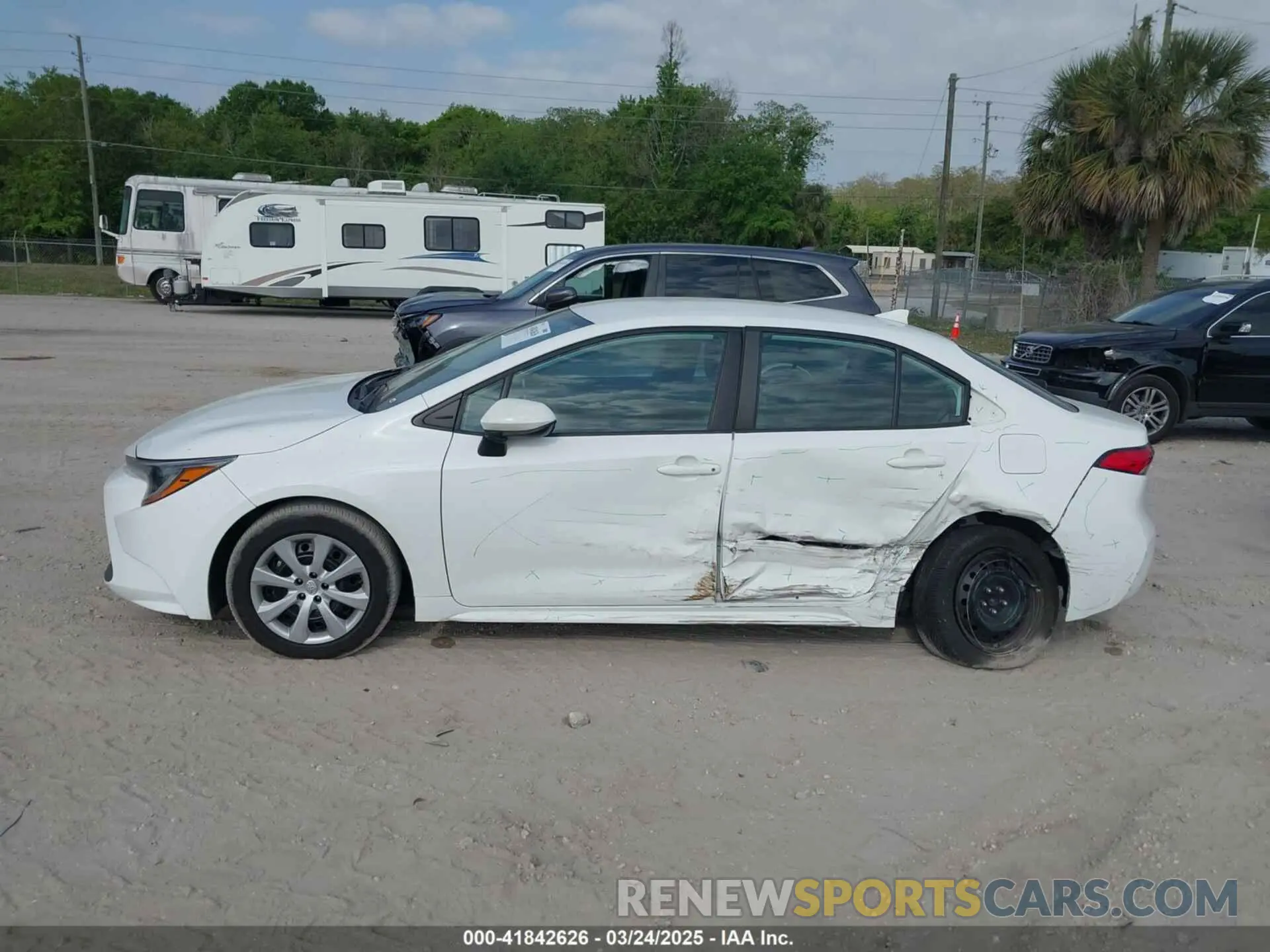 14 Photograph of a damaged car 5YFEPMAE9MP199970 TOYOTA COROLLA 2021